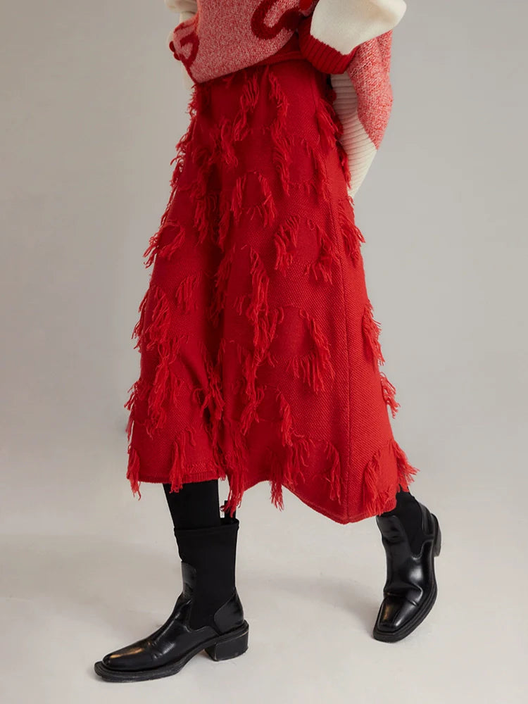 Red Distressed Midi Rock mit ausgefranster Textur