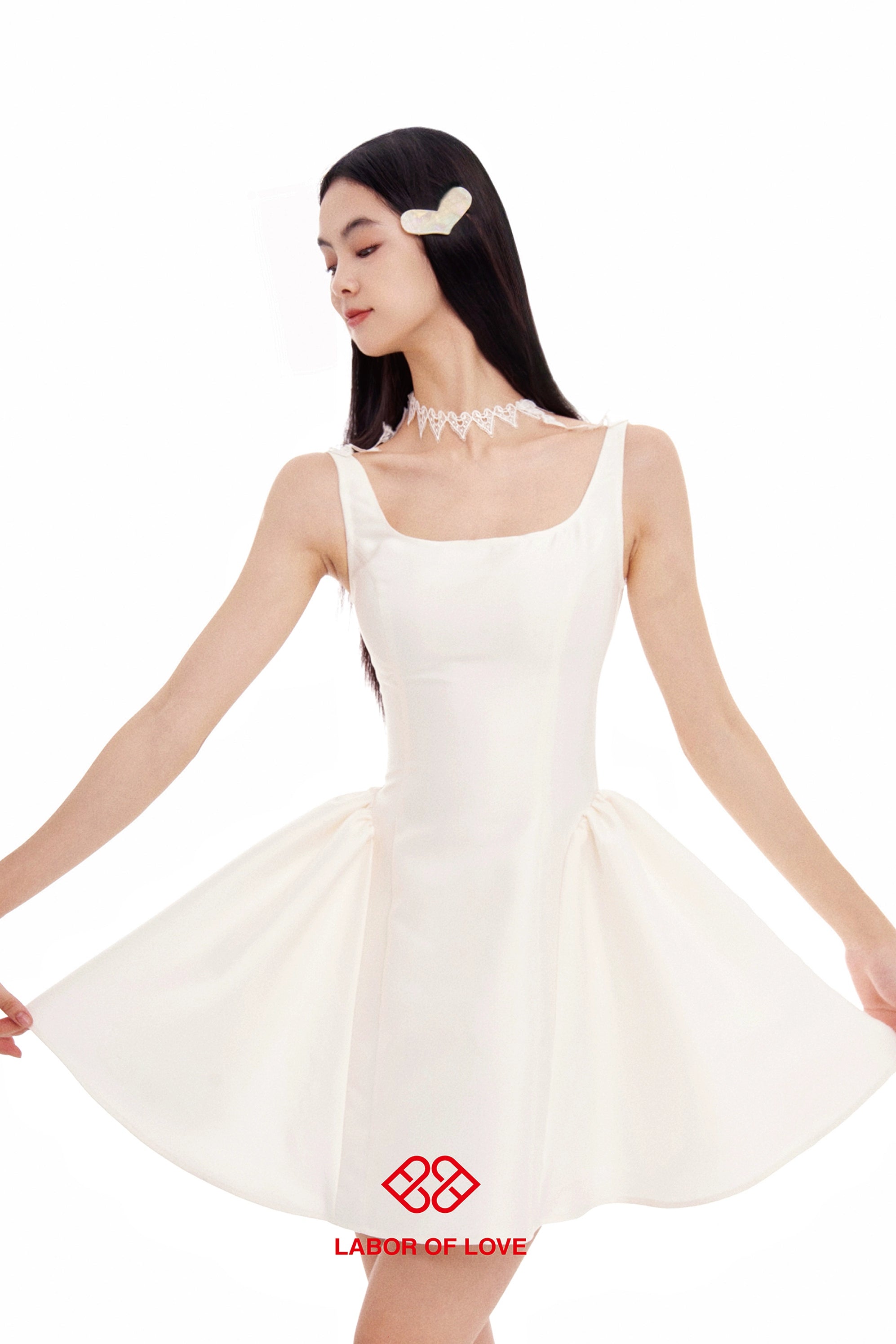 Off-theulder-schwarzes Blumen-Mini-Kleid