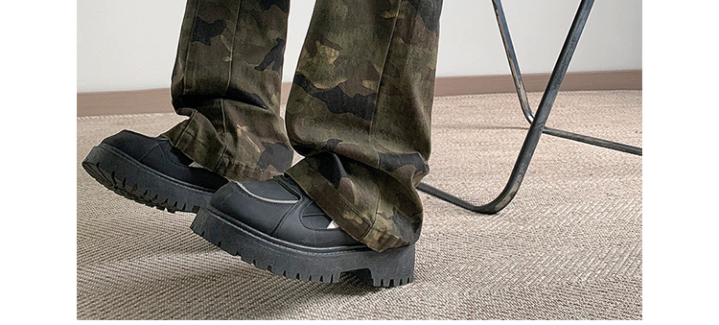 Wide-Leg Camo Cargo Pants with Side Pockets