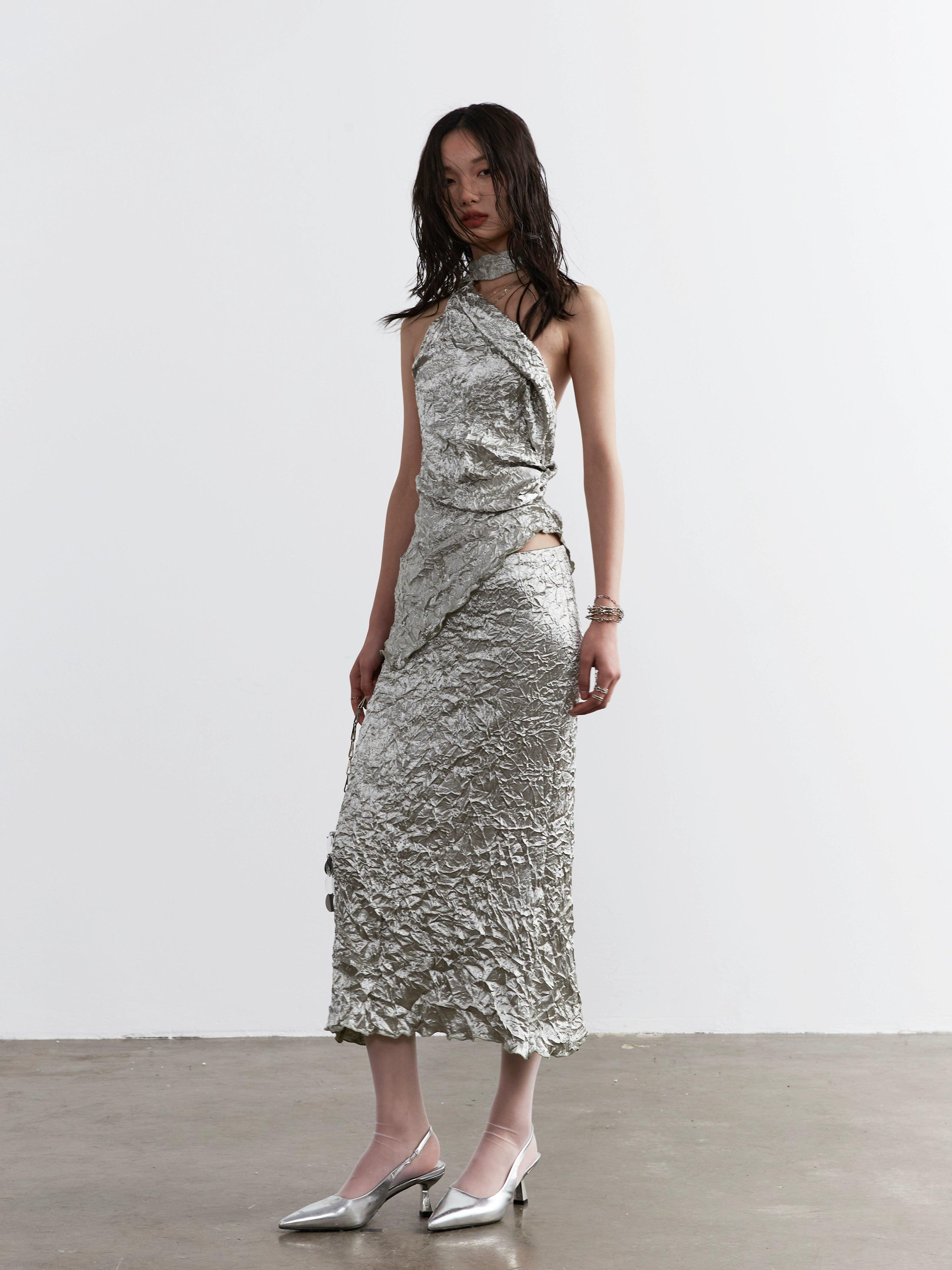JNYLON Studio Metallic Crinkle One-épaule Robe maxi - Robe de soirée en texturation argentée pour femmes avec sangle asymétrique