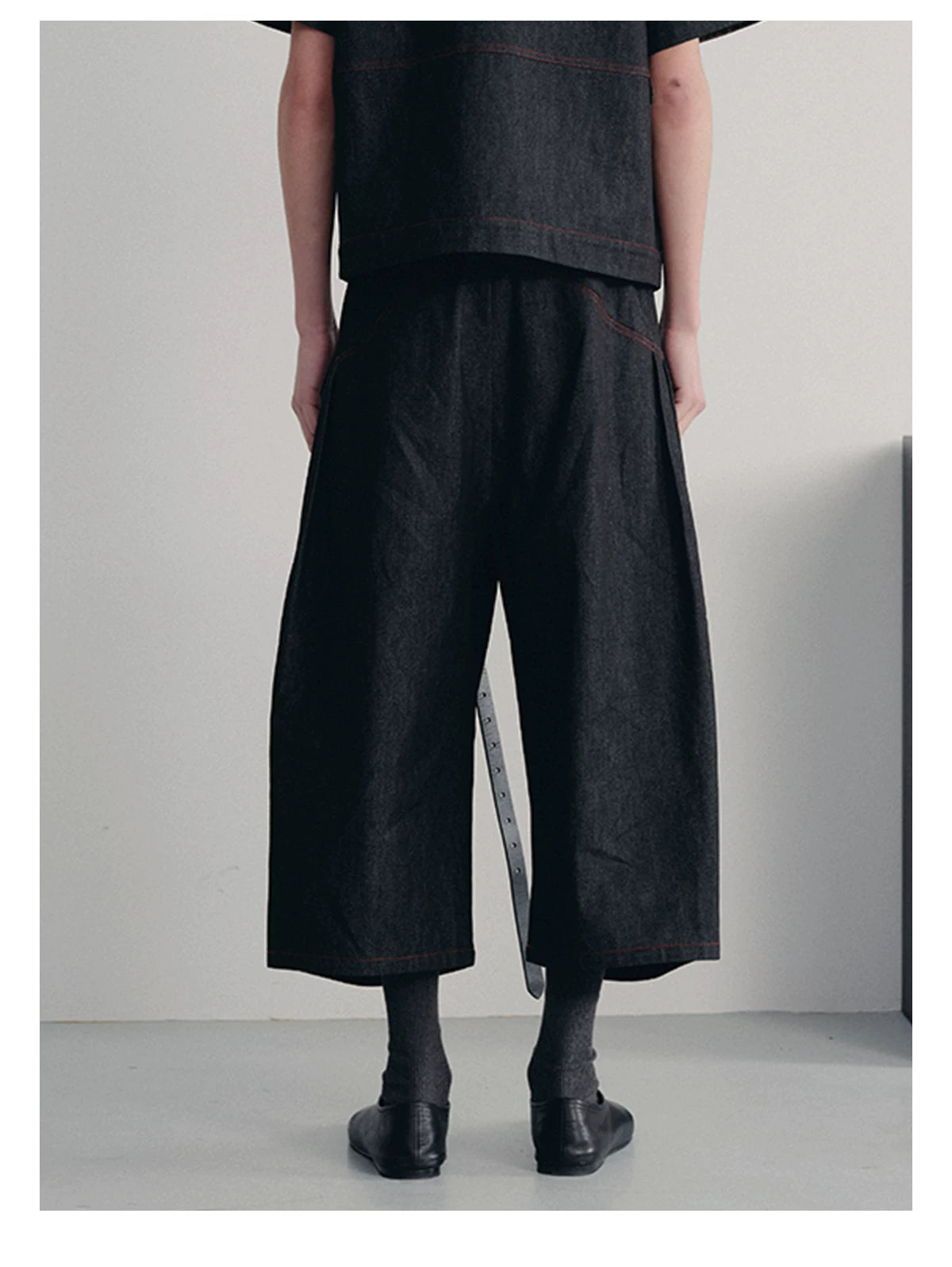 Wide-Leg Cropped Denim Trousers with Contrast Stitching