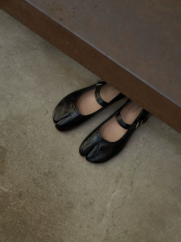 Vintage-Inspired Mary Jane Shoes