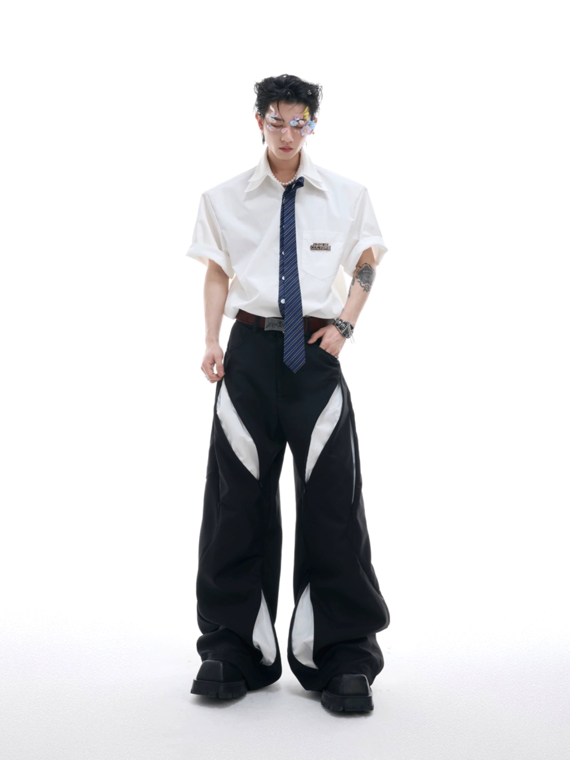 White Short Sleeve Shirt With Tie