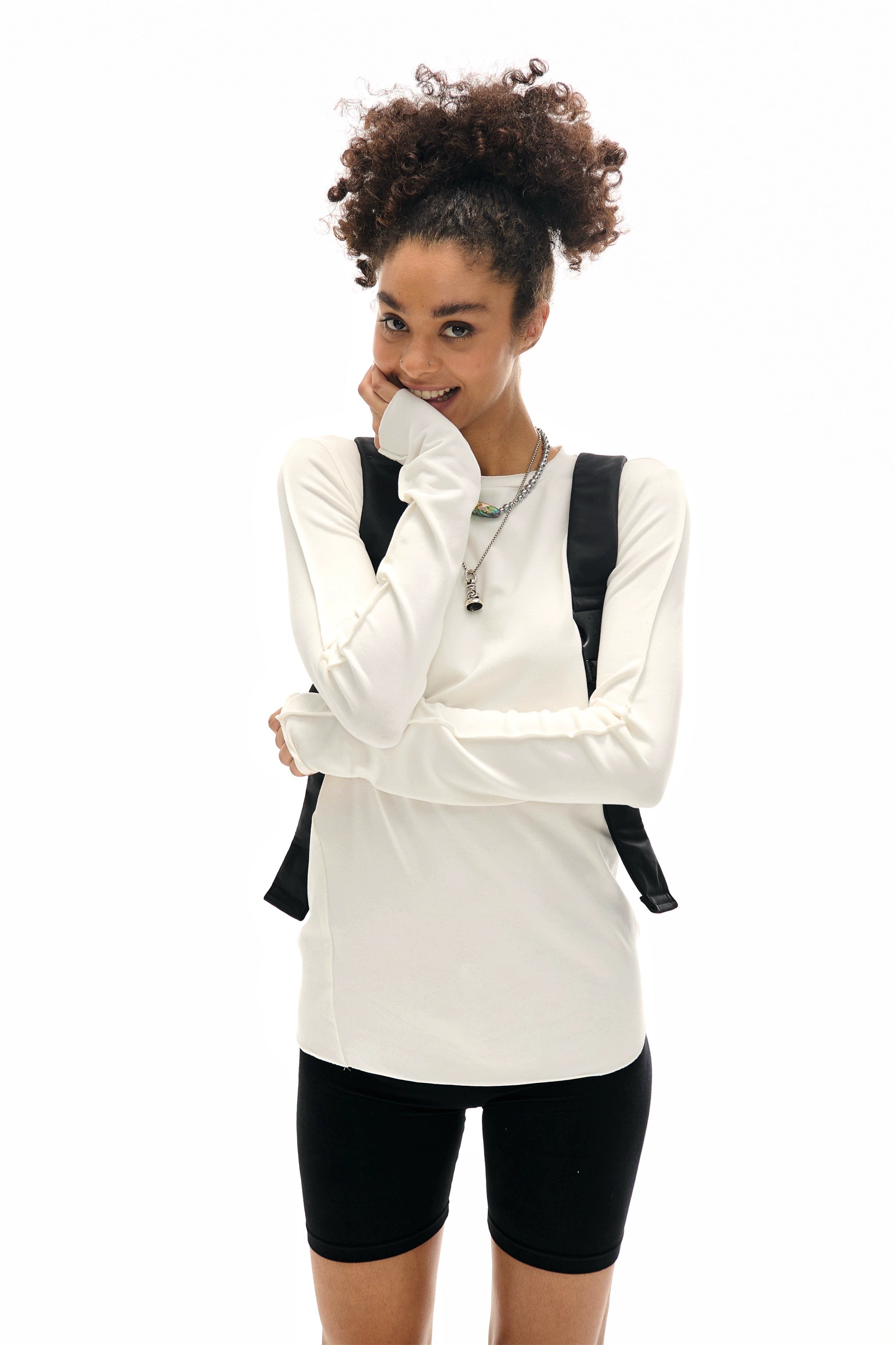 Camiseta de manga larga de ajuste delgado de cuello redondo