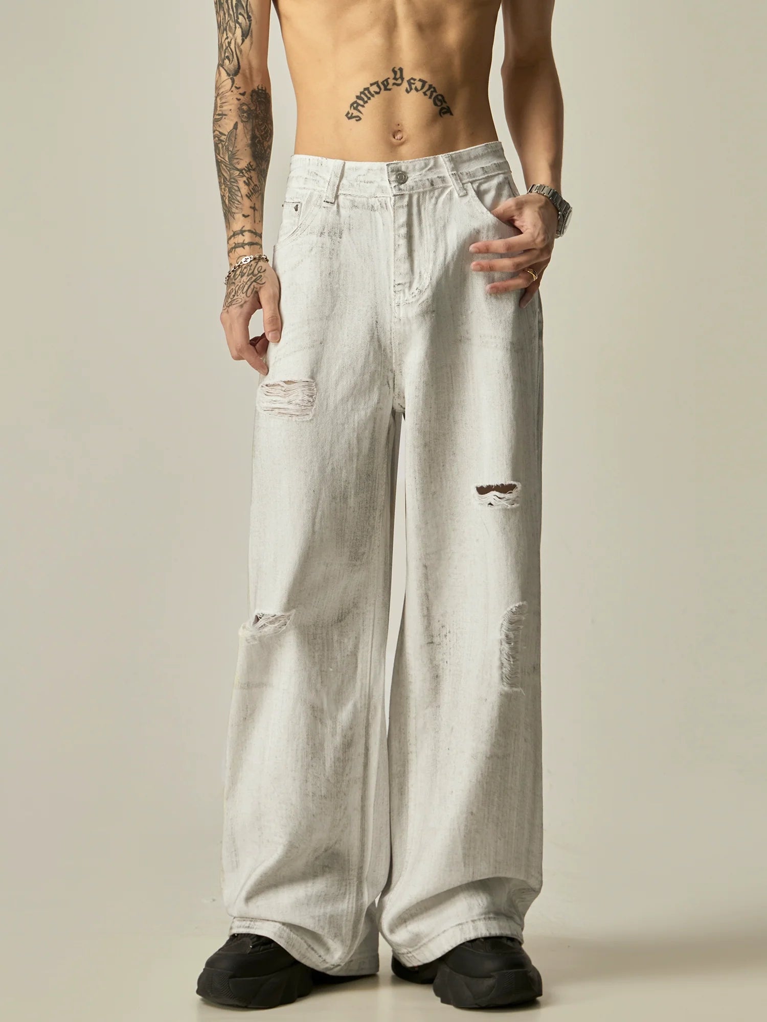 Distressed White Wide-Leg Jeans by ISIETS | Chiclara Distressed White Wide-Leg Jeans by ISIETS | Chiclara