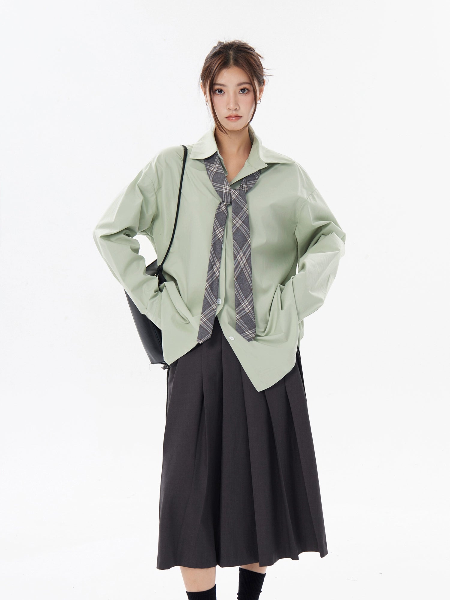 Weißes Button-Down-Hemd im Lagenlook Petite