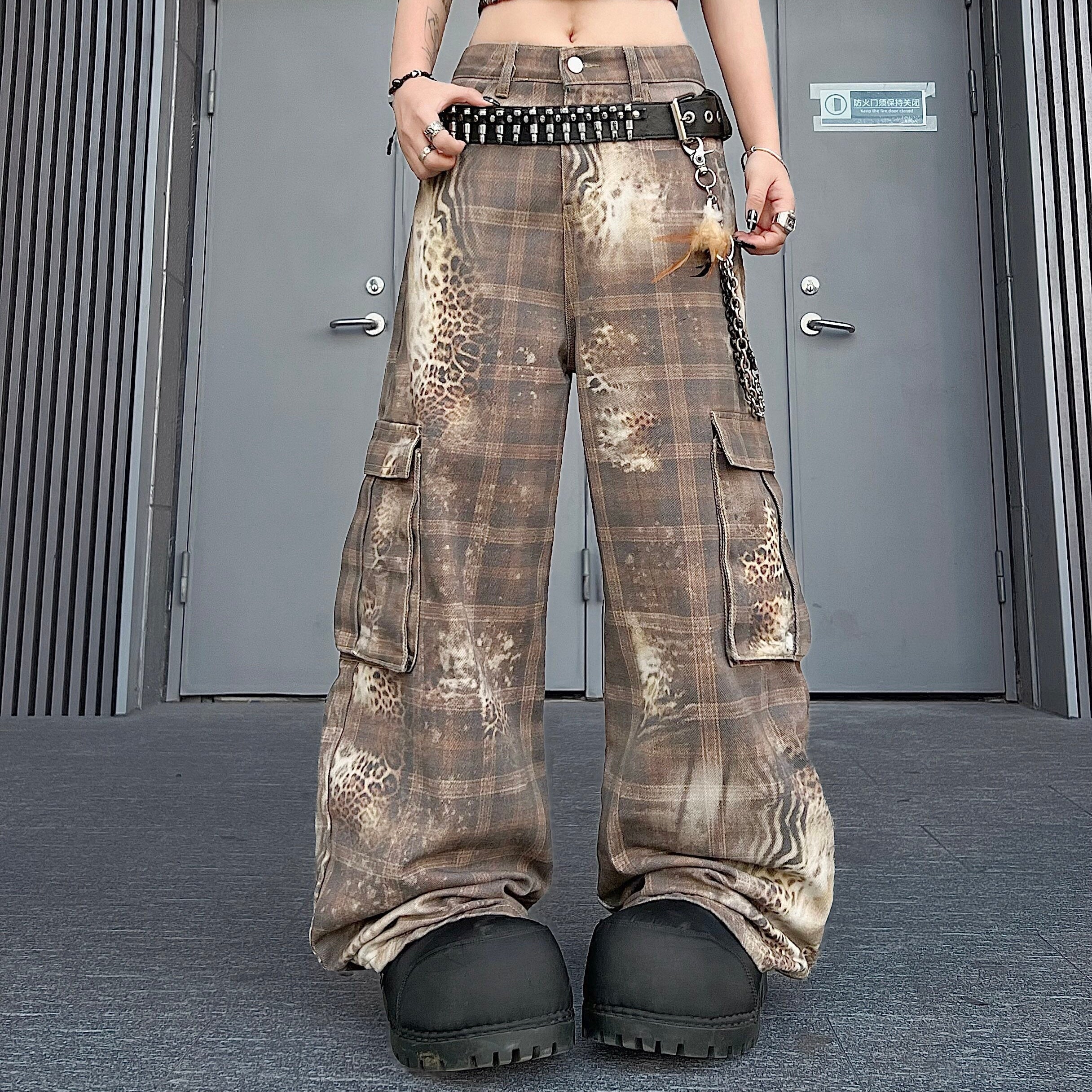 Men's Leopard Plaid Curved-Leg Cargo Pants