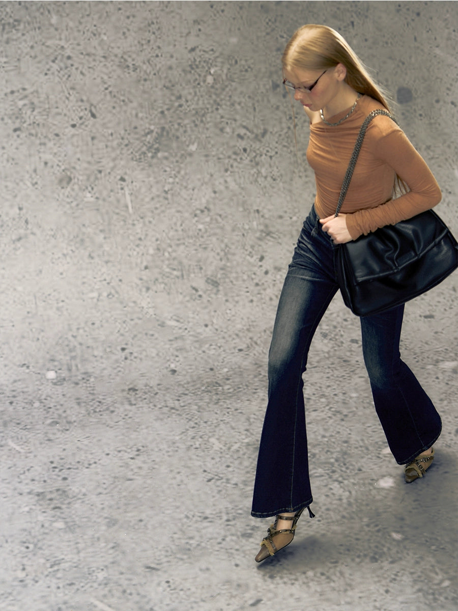 Jean micro-flare noir et bleu