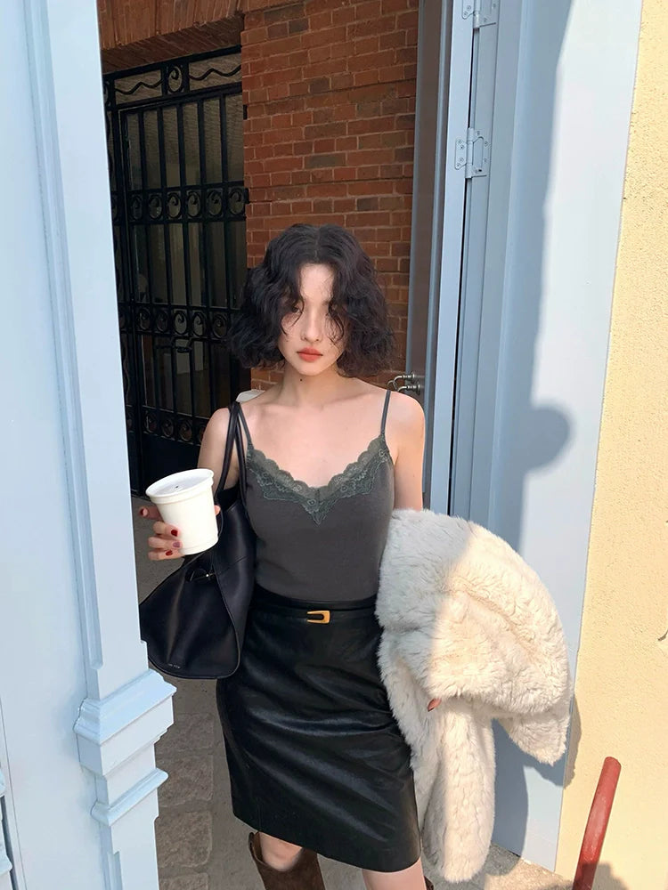 Semi-Saccharide Lace Trim Cami Top