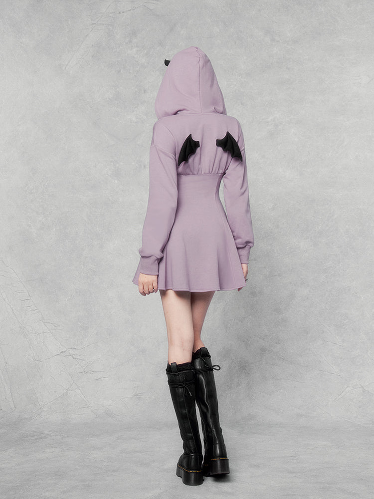 Vestido de sudadera con capucha del ala de diablo