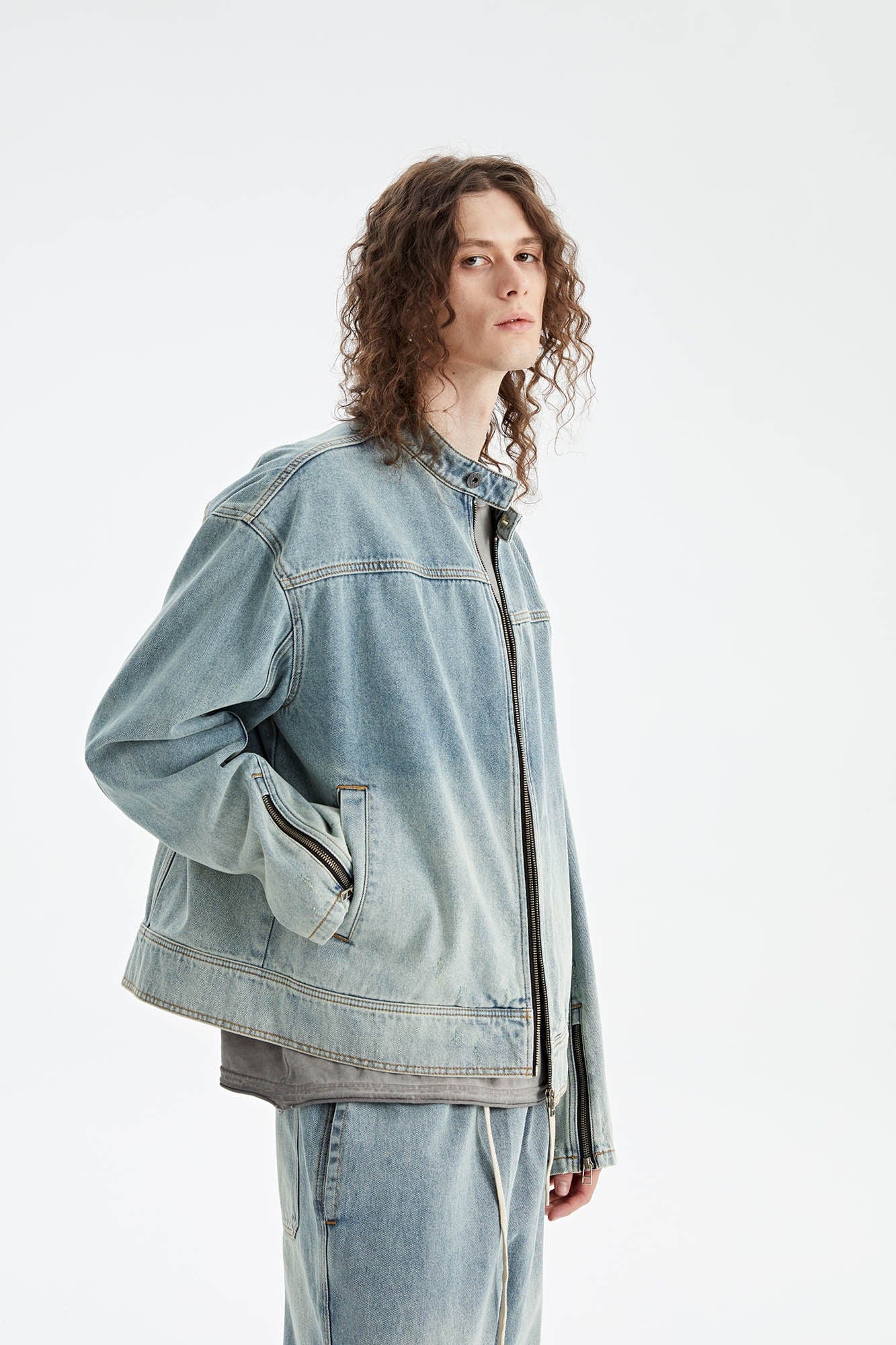 Chaqueta de carreras de mezclilla de lavado ligero