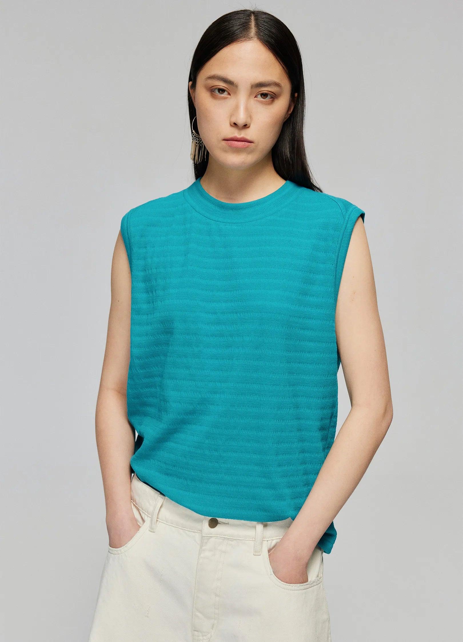 Textured Striped Knit Vest - chiclara