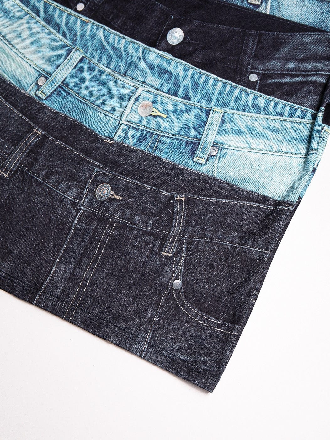 T-shirt imprimé de la taille en denim