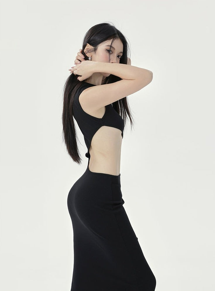 블랙 컷아웃 슬리브리스 맥시 드레스