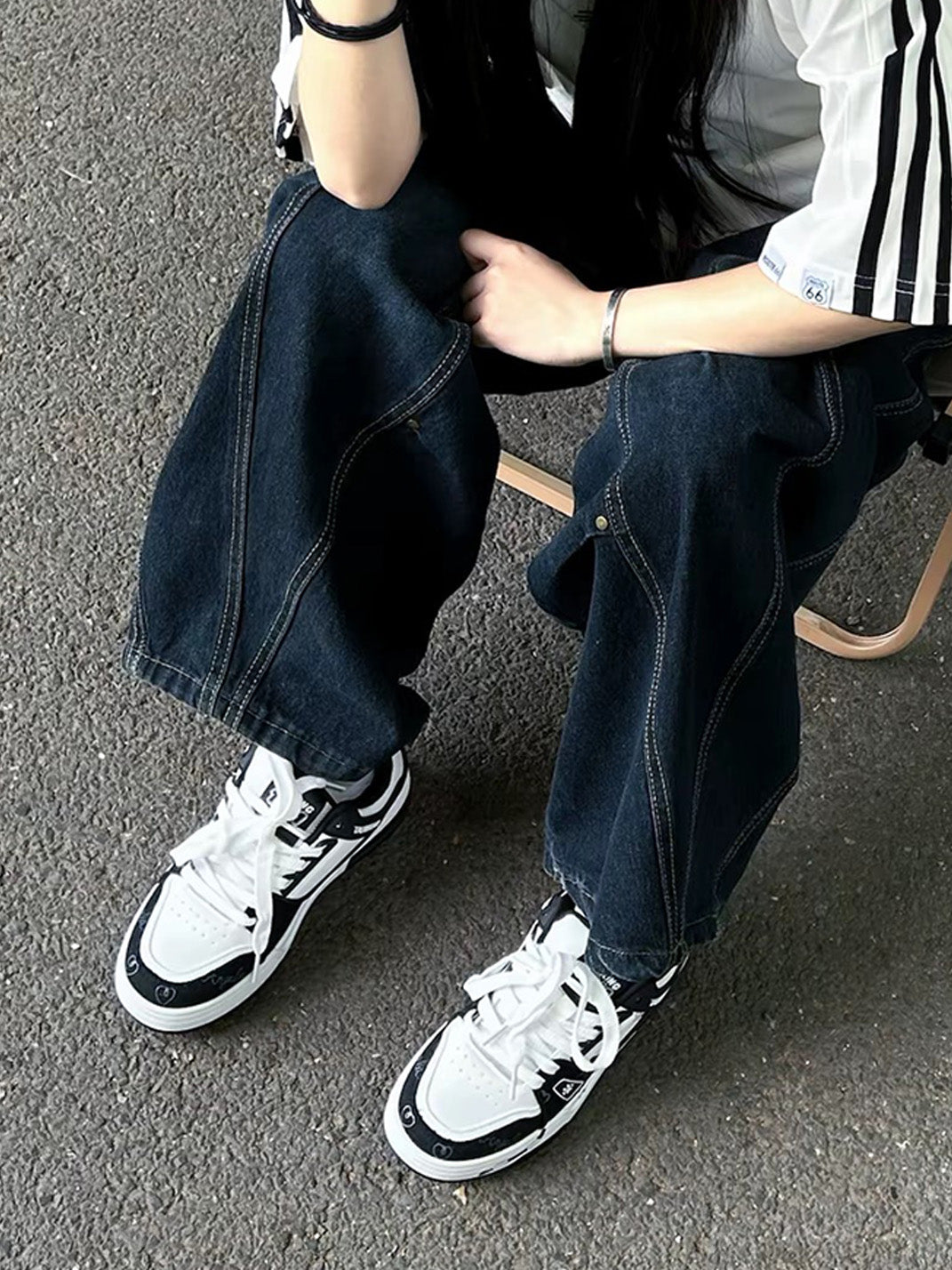 Anime Cat Graphic Low-Top Sneakers - View 3