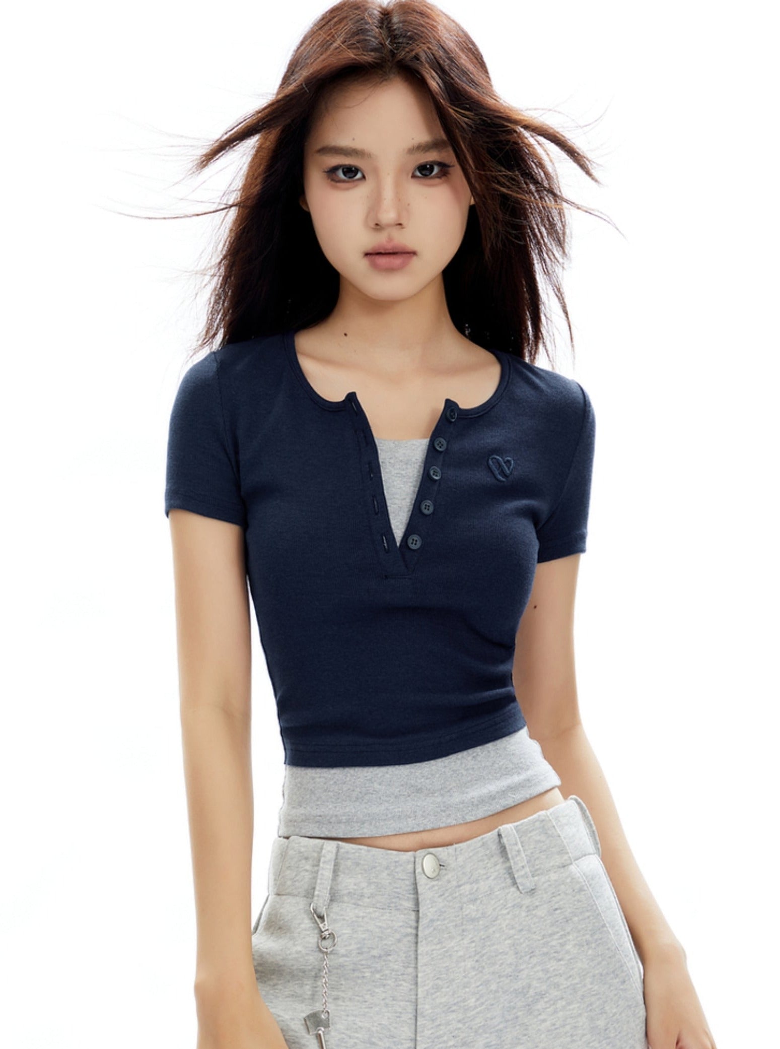 Top de cultivo Henley con mangas cortas