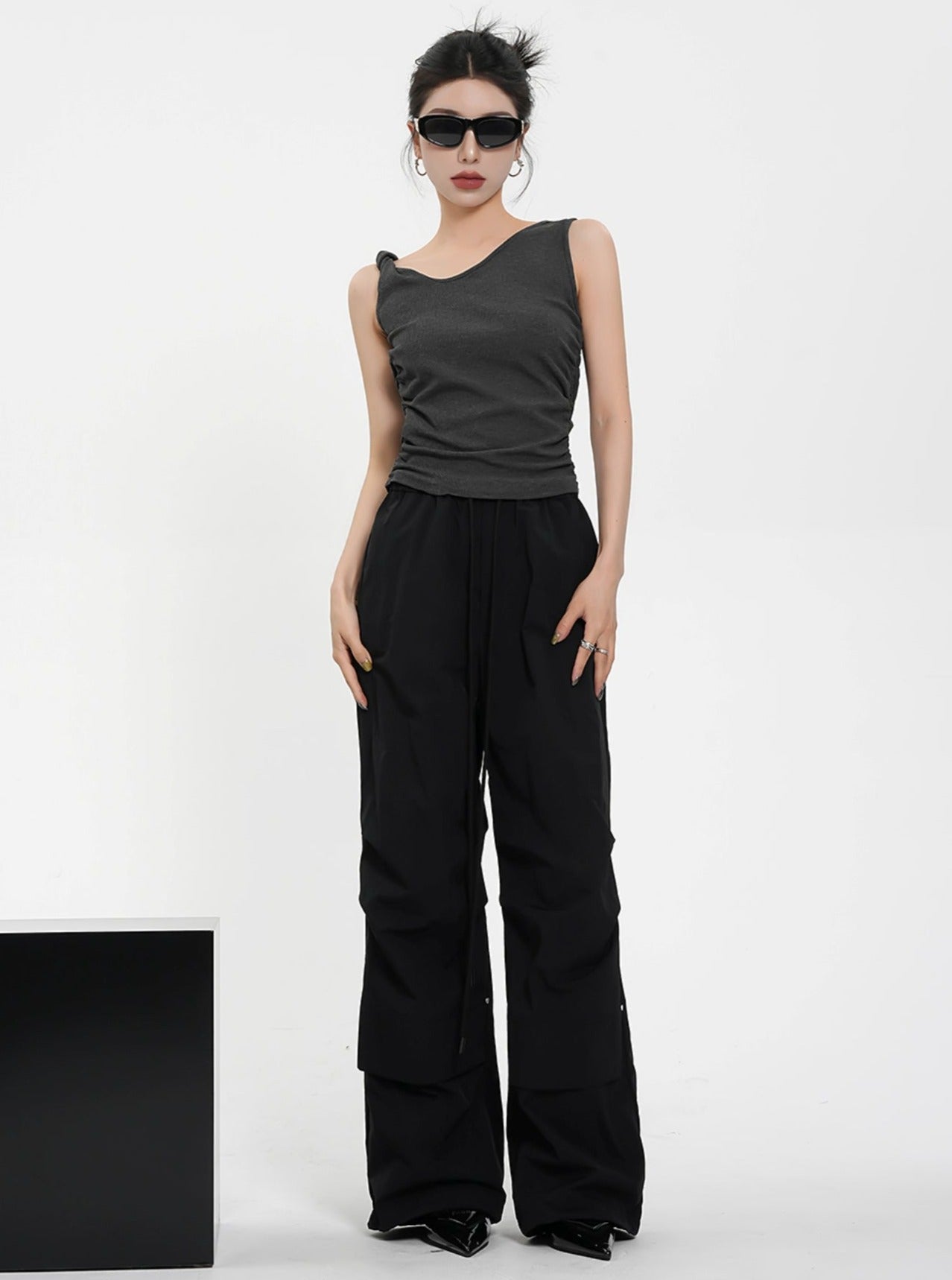 Pantalon à jambes larges à taille haute - pantalon de palais avant plissé noir