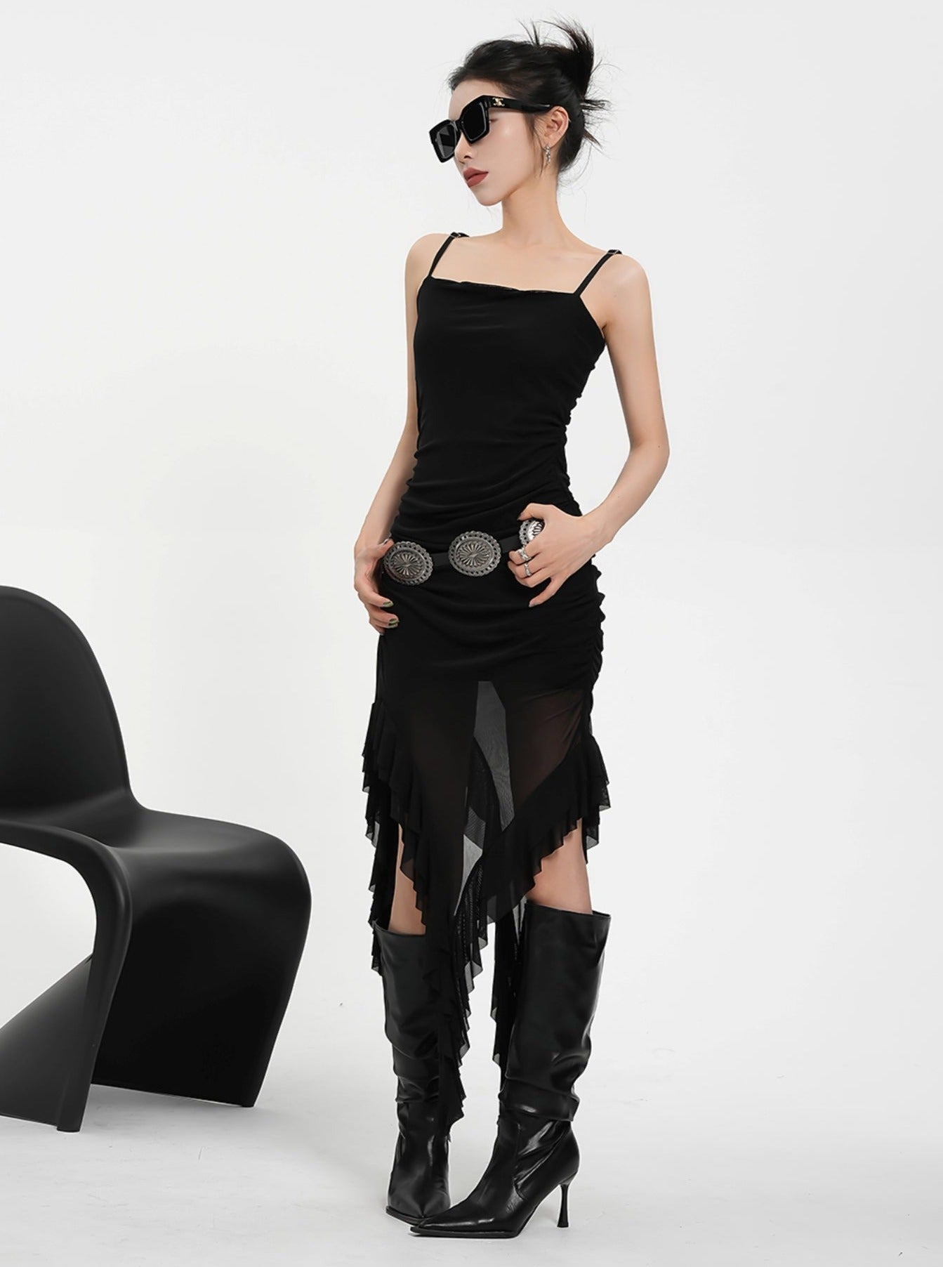 비대칭 러플 헴 미니 드레스 - 스파게티 스트랩 바디콘 칵테일 드레스