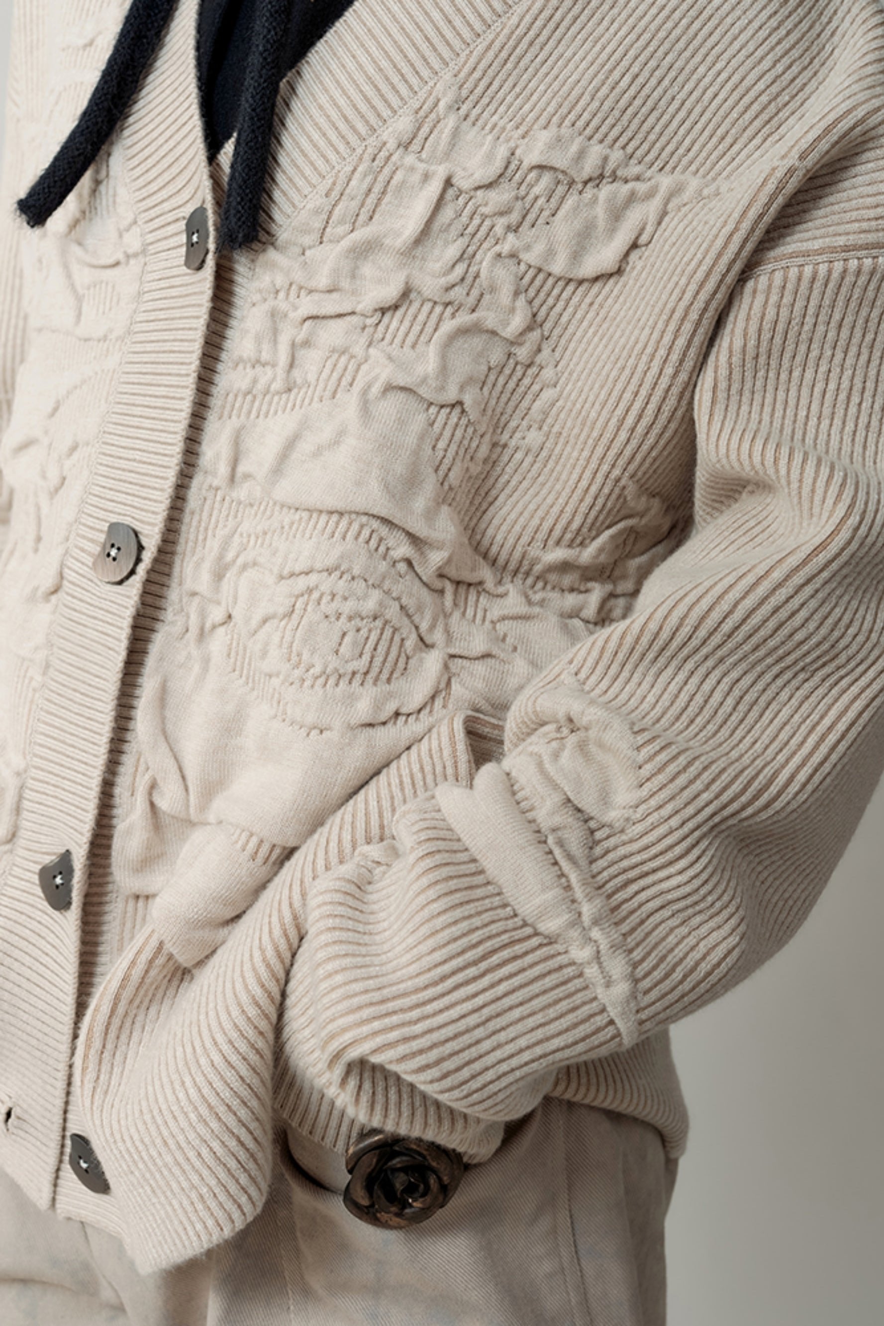 Cardigan de dragon à fines rayures