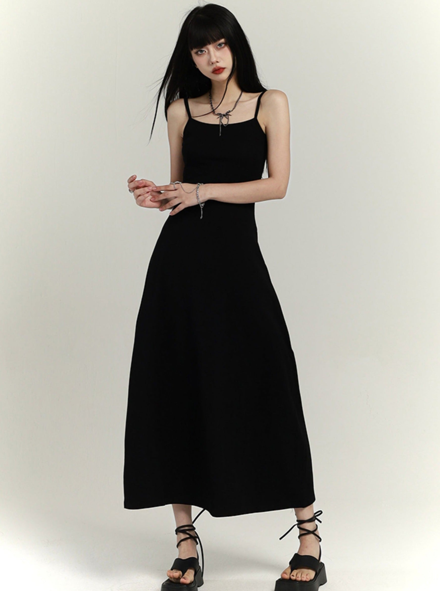 Slim Waist Hip-Covering Slip Dress - chiclara