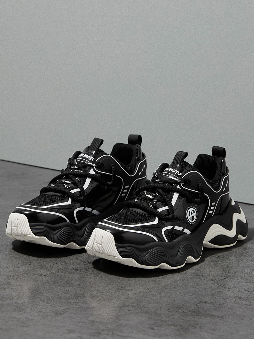 Black Wave-Sole Chunky Dad Sneakers - View 5