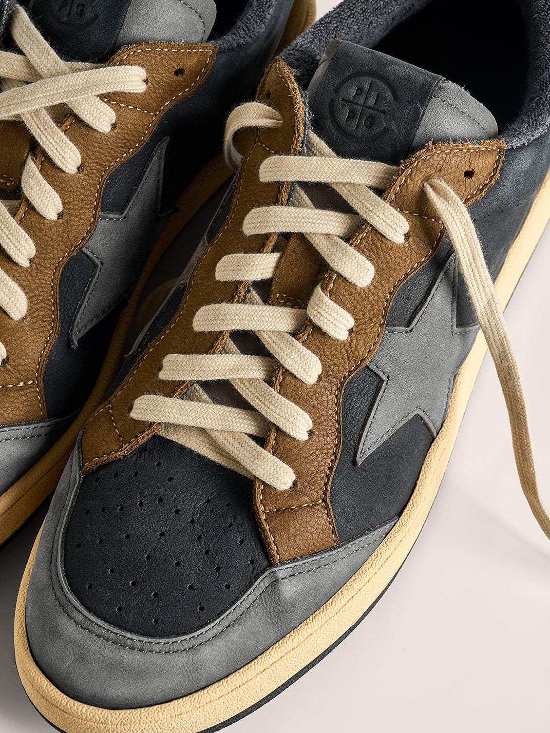 Brown Star Panel Retro Low-Top Sneakers - View 4