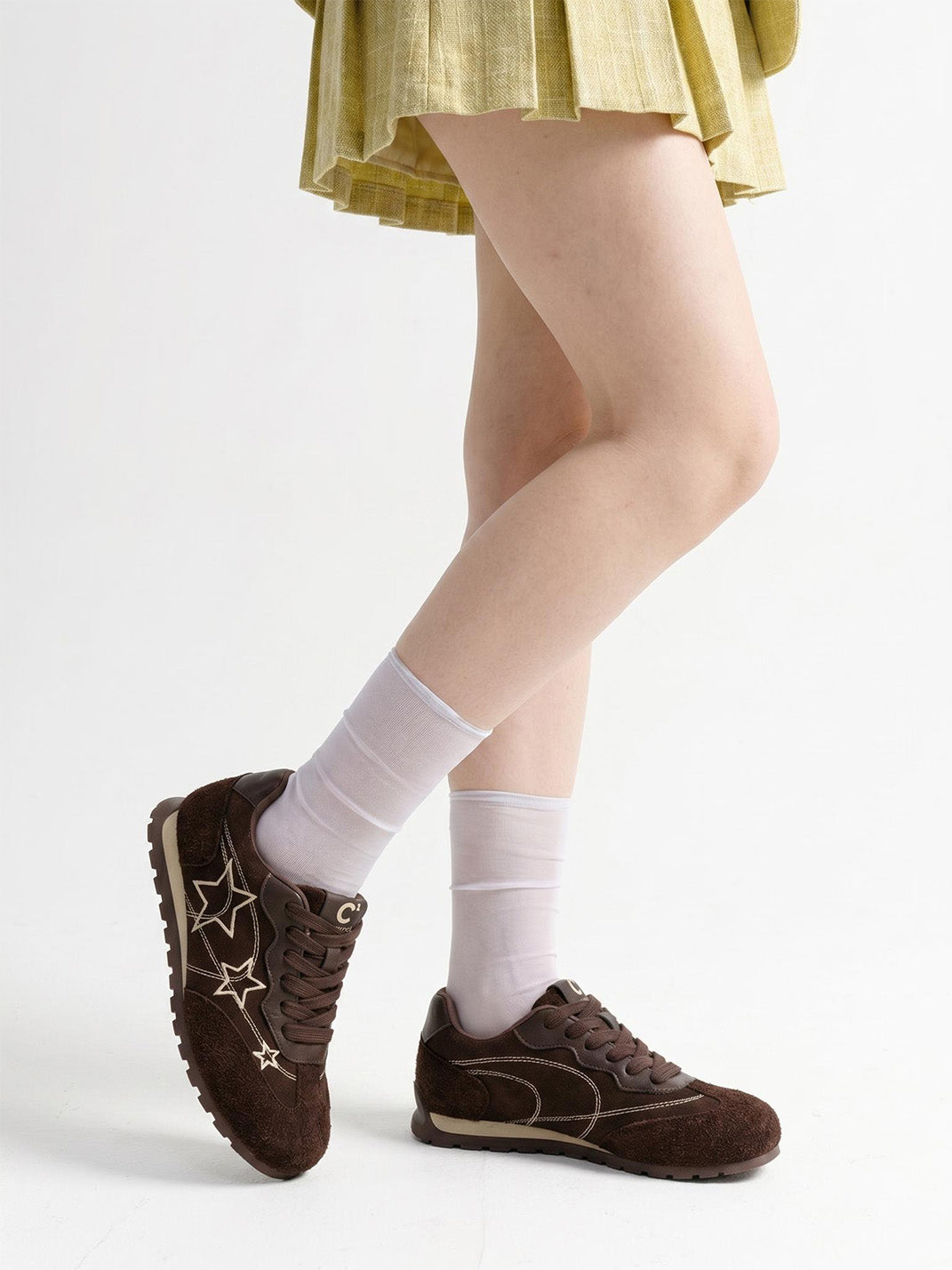 Brown Star-Embroidered Retro Low-Top Sneakers - View 3