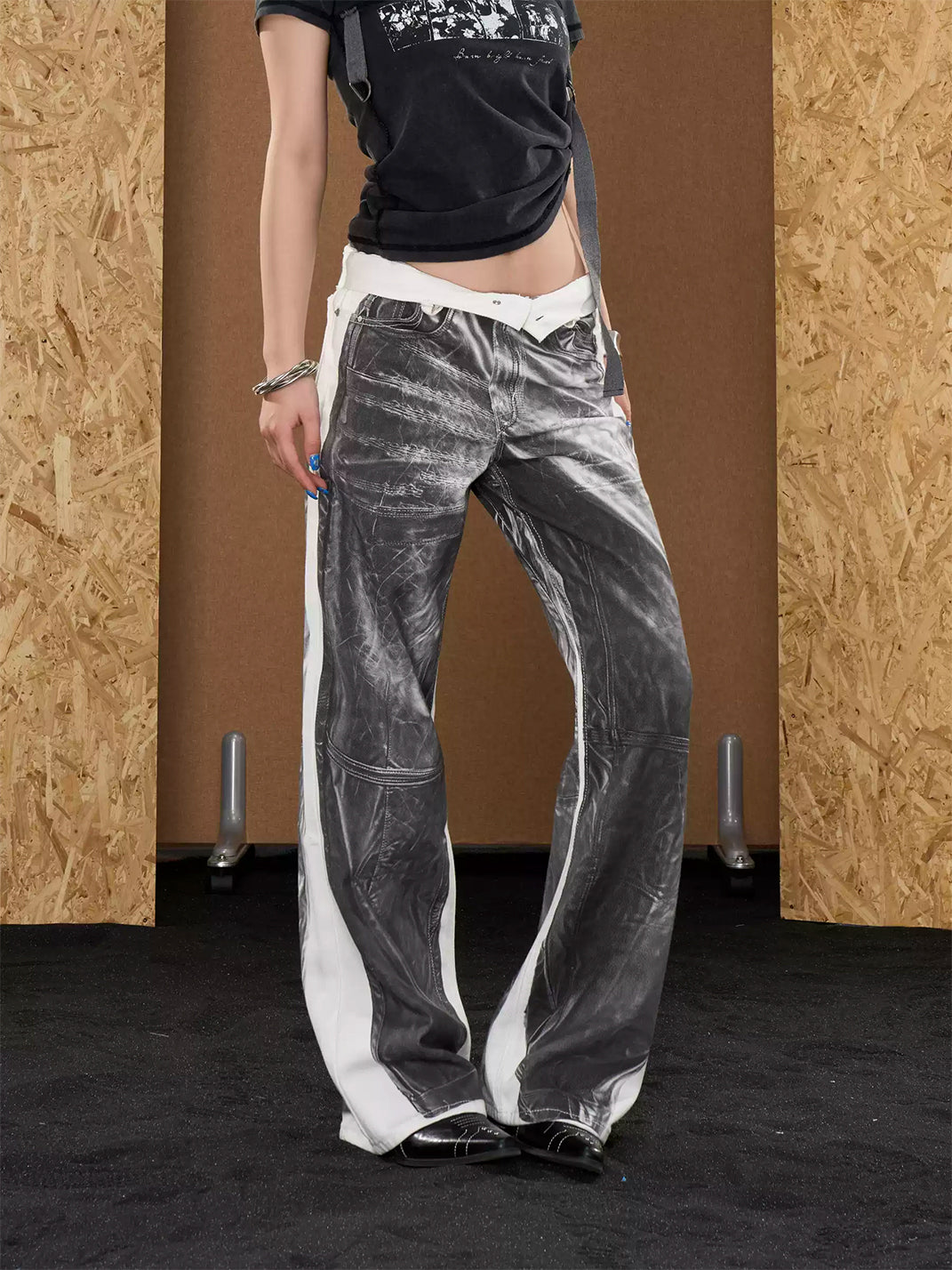 Monochrome Print Low-Rise Panel Jeans — product view 2