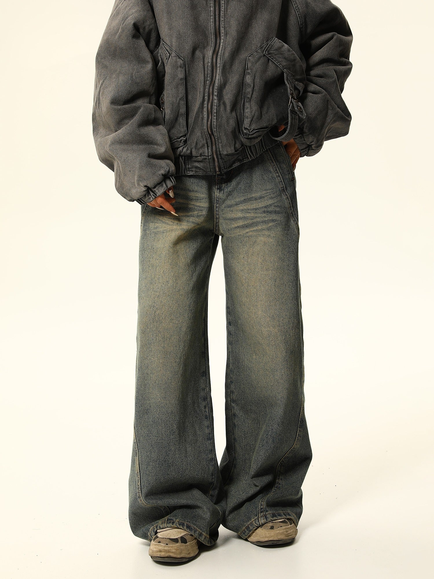 Vintage-Wäsche mit breitem Tischler Jeans
