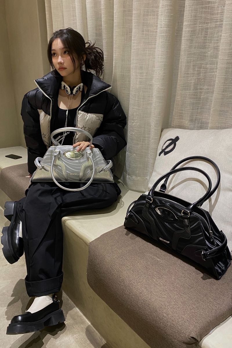 Metallic Wave Pattern Satchel Bag