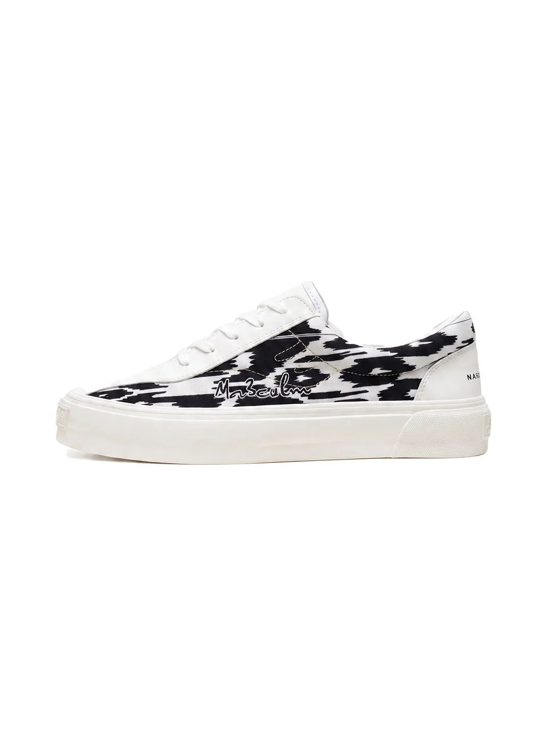 Etles Graphic Low-Top Skate Shoes