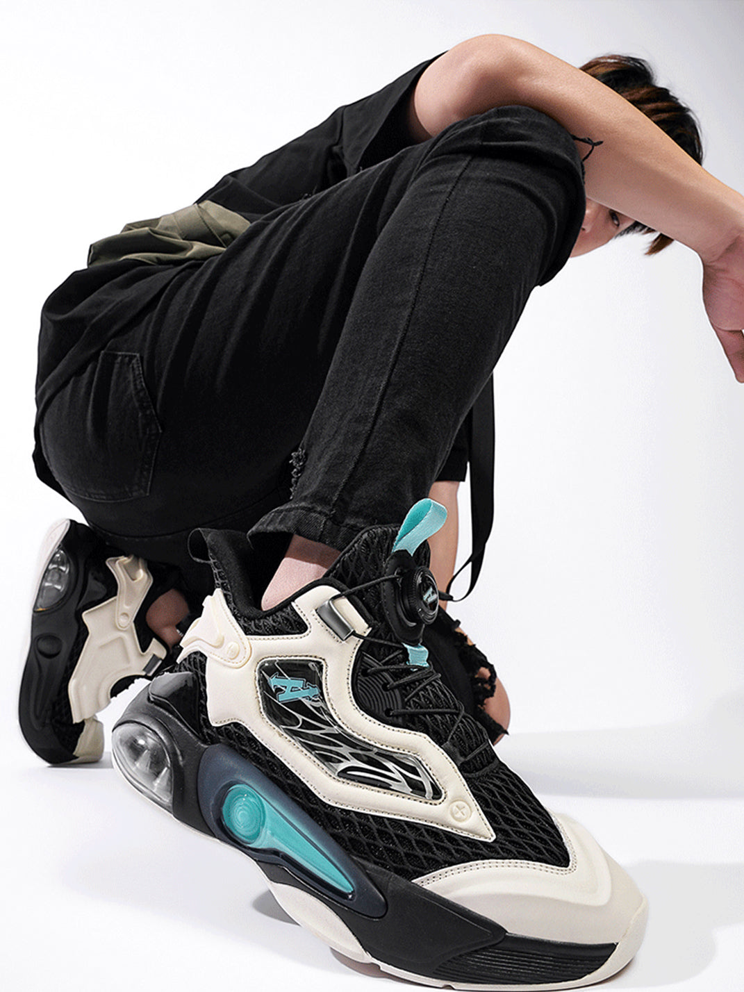 Black Air-Cushion Runner Sneakers - View 12