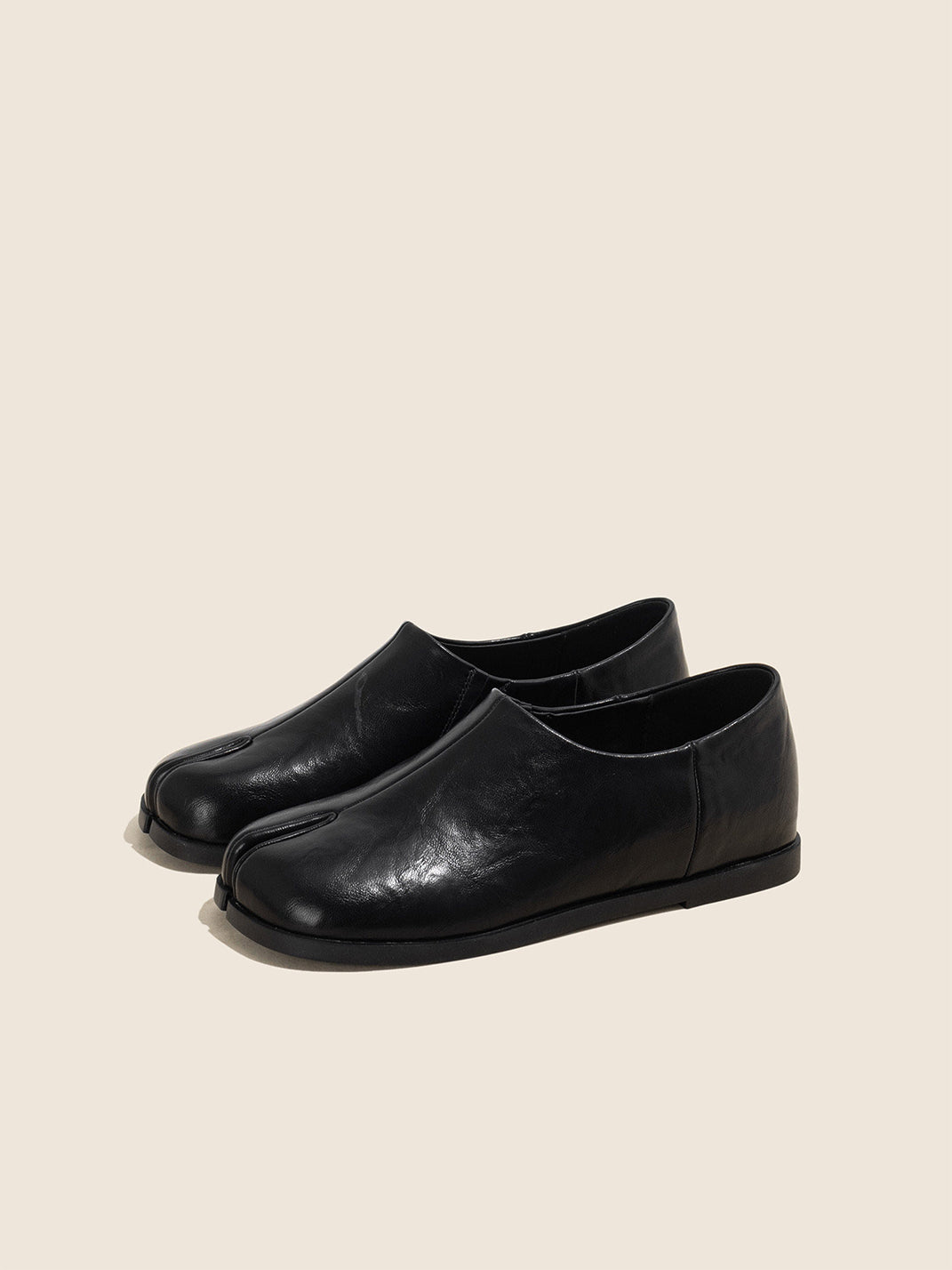Split-Toe Leather Minimalist Loafers - View 7