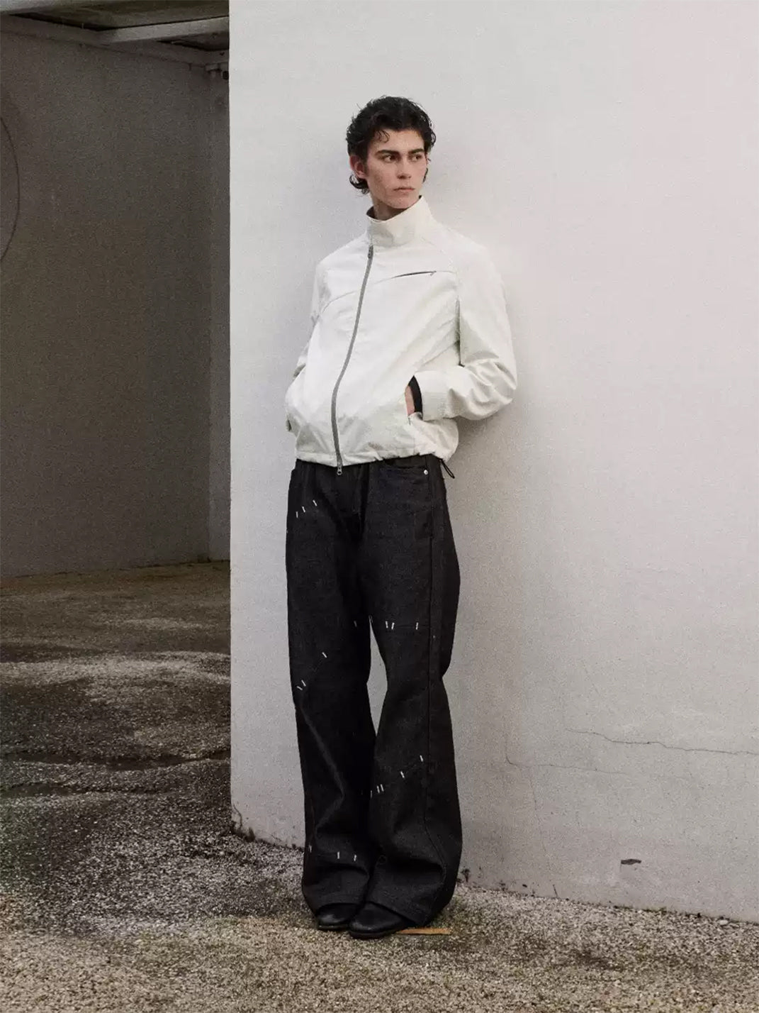Diagonal Panel Contrast Stitch Wide Leg Jeans - view 7