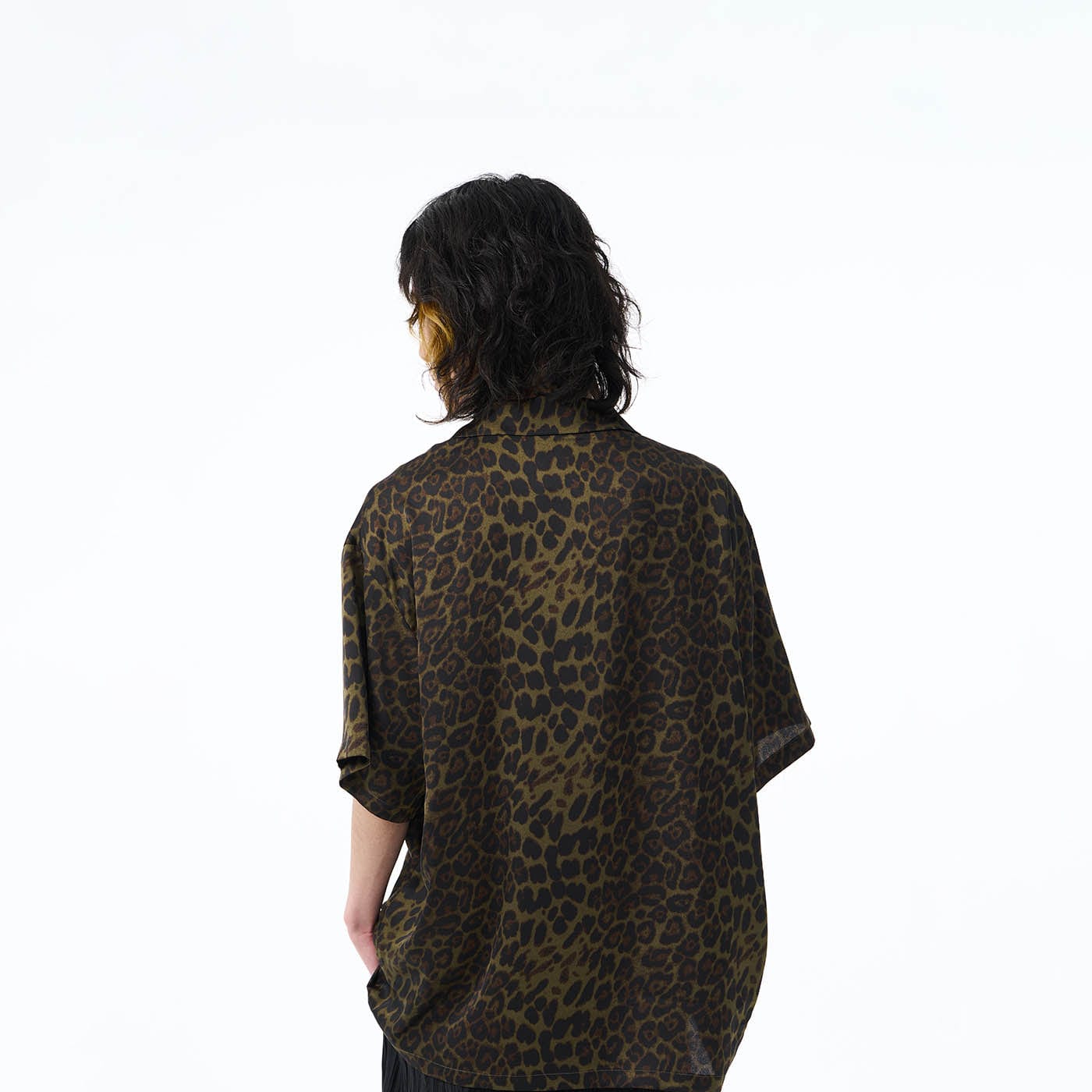 Chemise à manches courtes imprimées à imprimé vert olive vert
