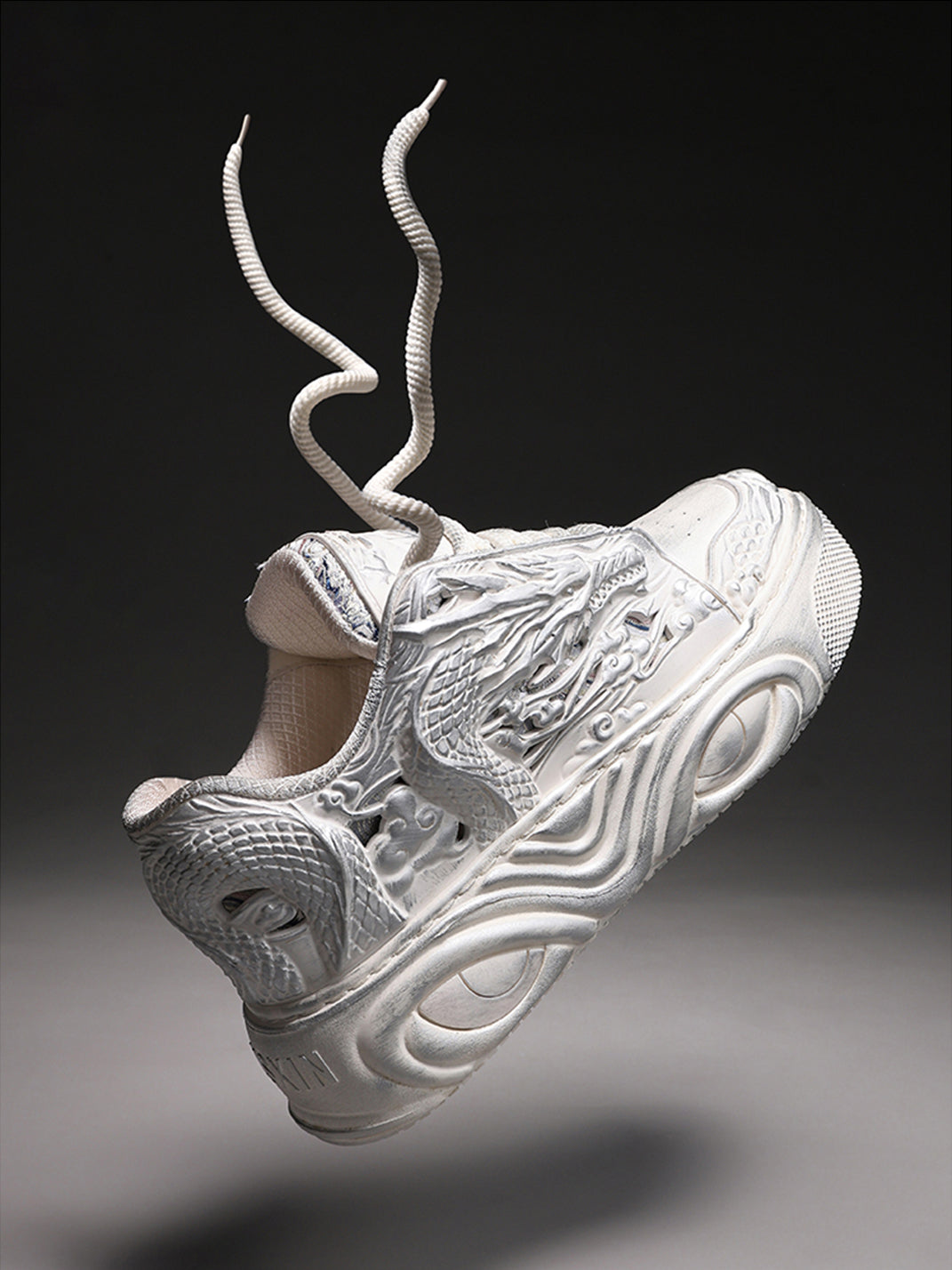 White Dragon Relief Platform Sneakers - View 4