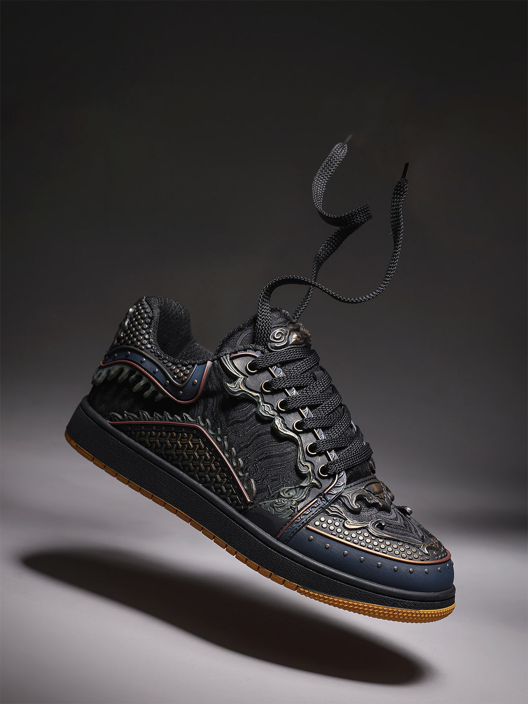 Black Dragon-Scale Gum-Sole Low-Top Sneakers - View 8
