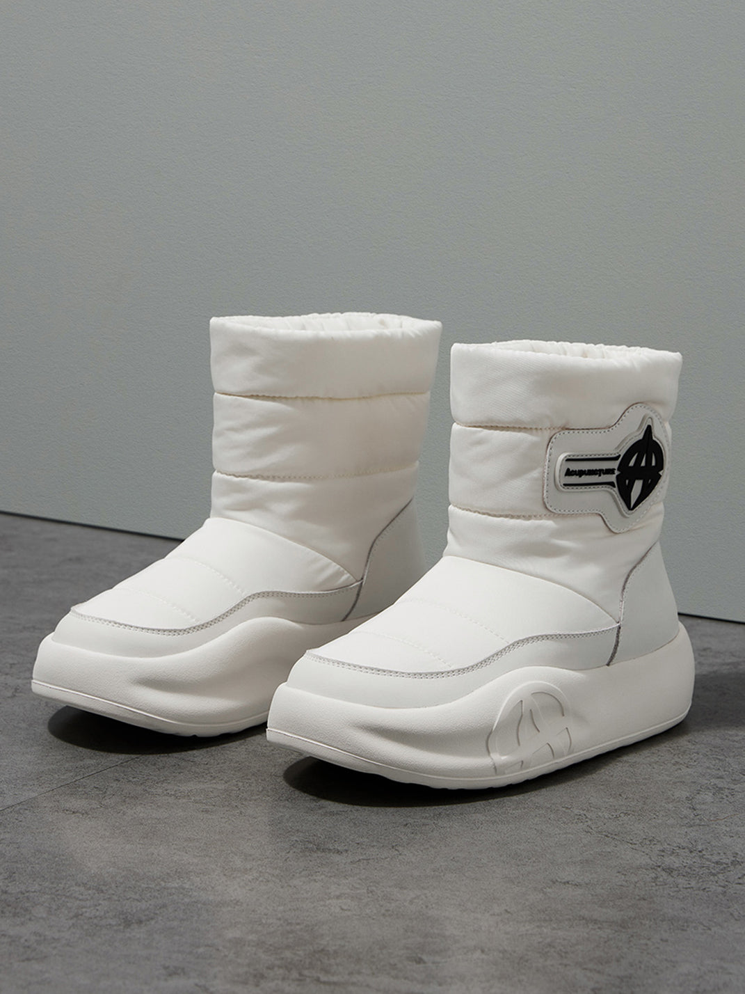 White Padded Mid-Calf Snow Boots - View 4