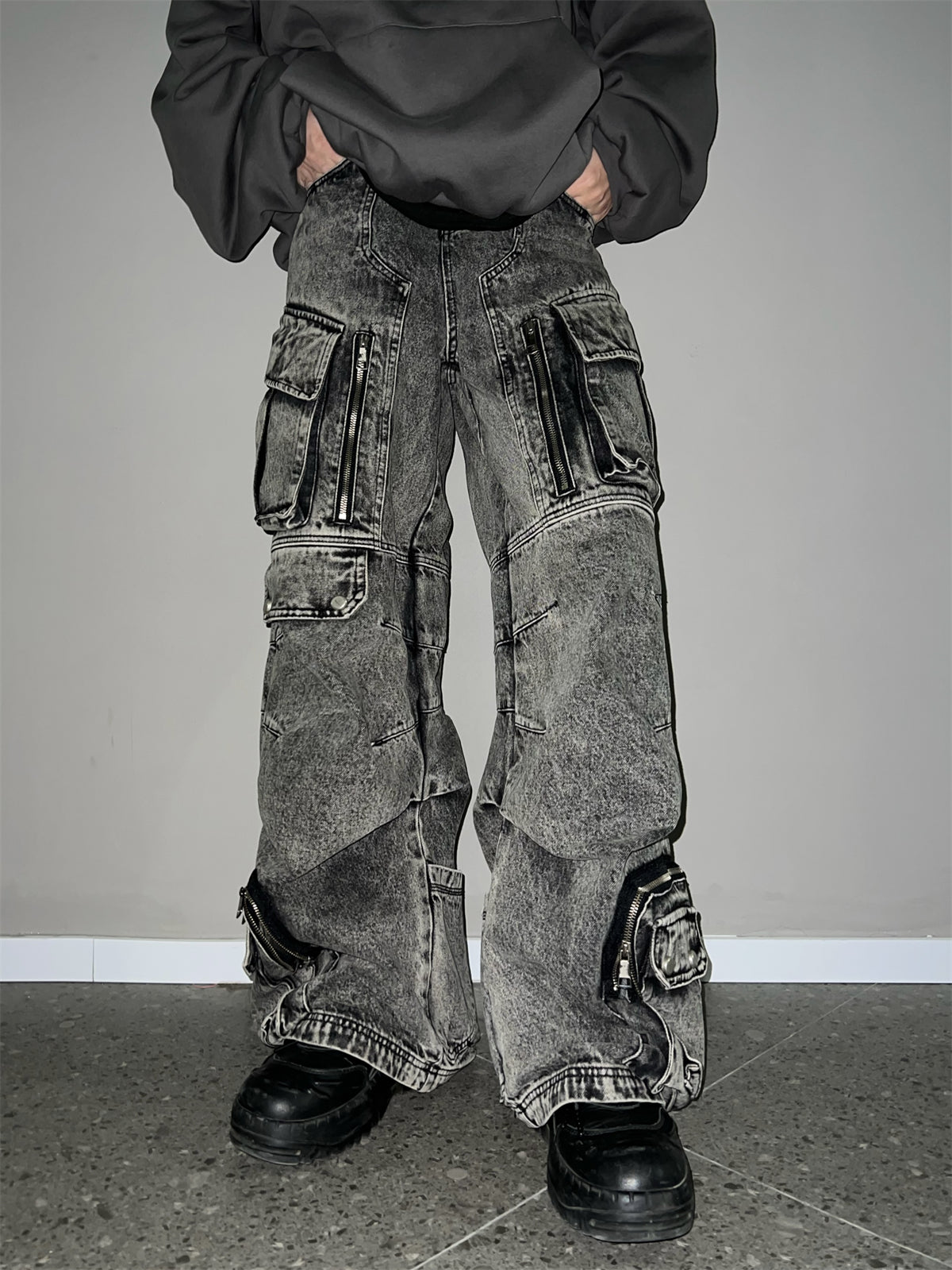 Work Style Multi-Pocket Jeans - chiclara