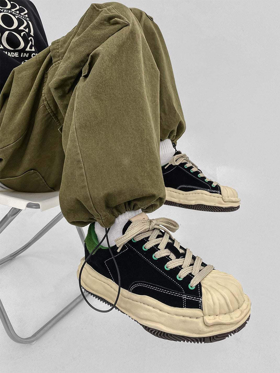 Black & Green Wavy Sole Shell-Toe Sneakers