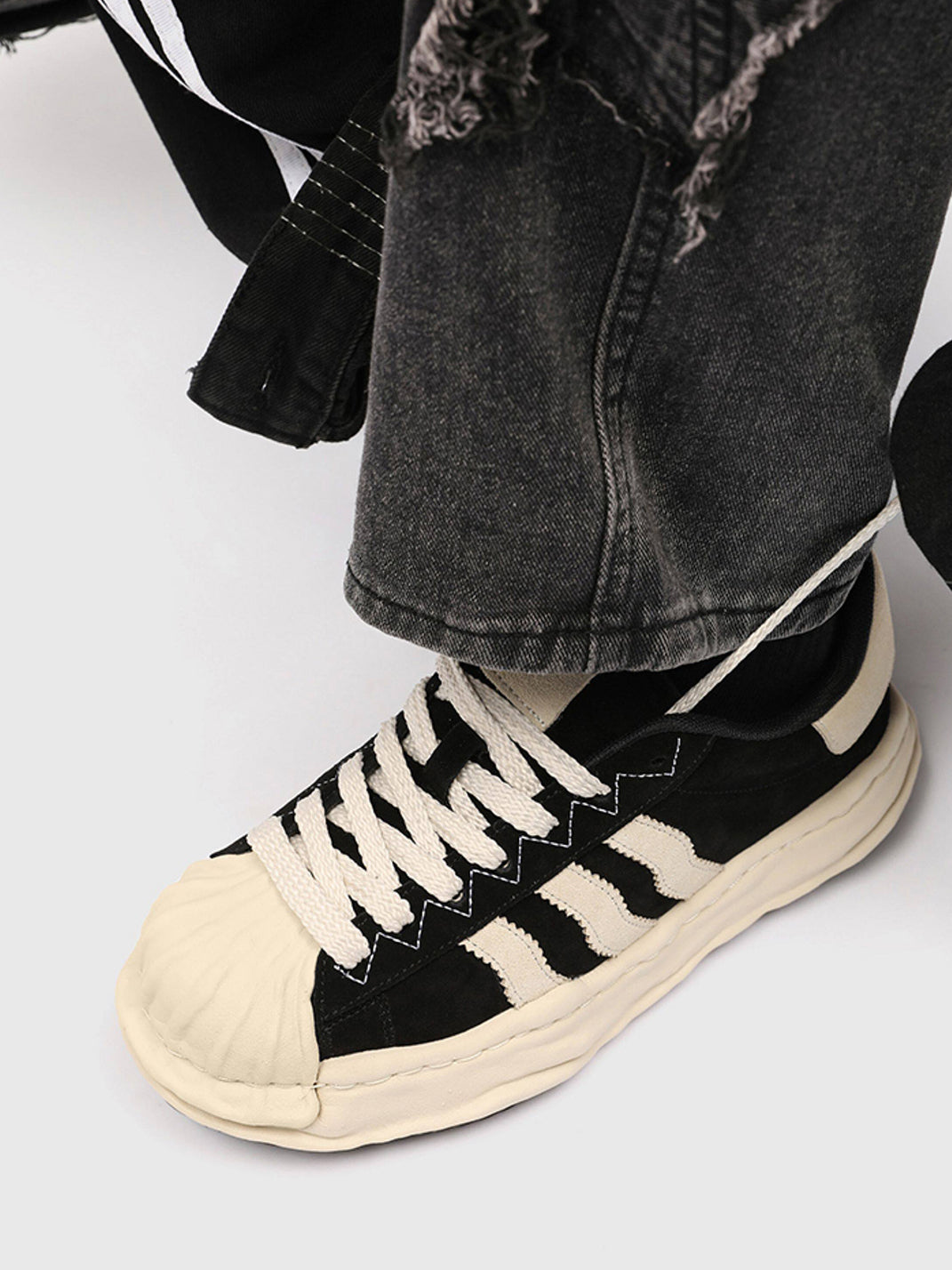 Three-Stripe Shell-Toe Melting Shoes