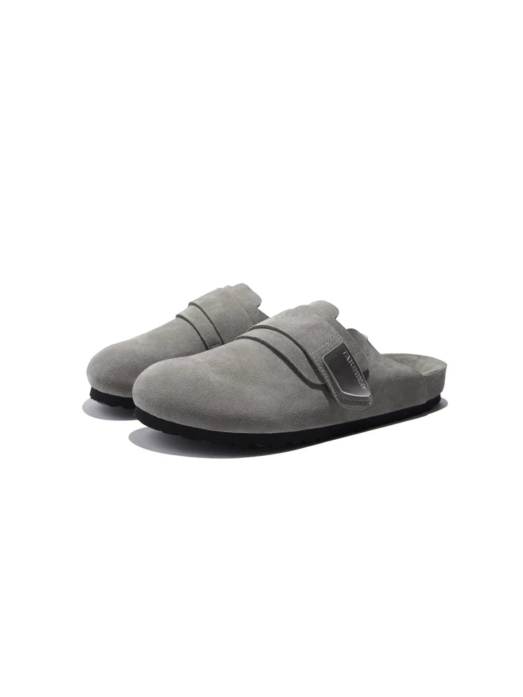 Closed-Toe Leather Mule Sandals by TAICHIISM | Chiclara
