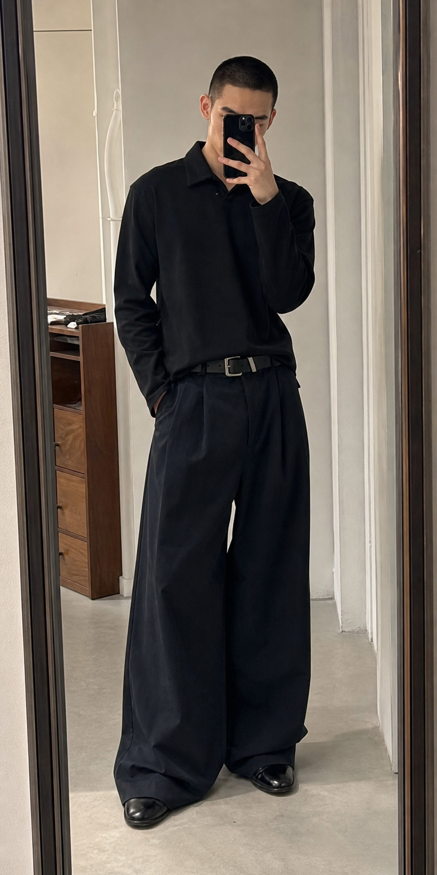 Double-Pleated Wide-Leg Pants showcase 2