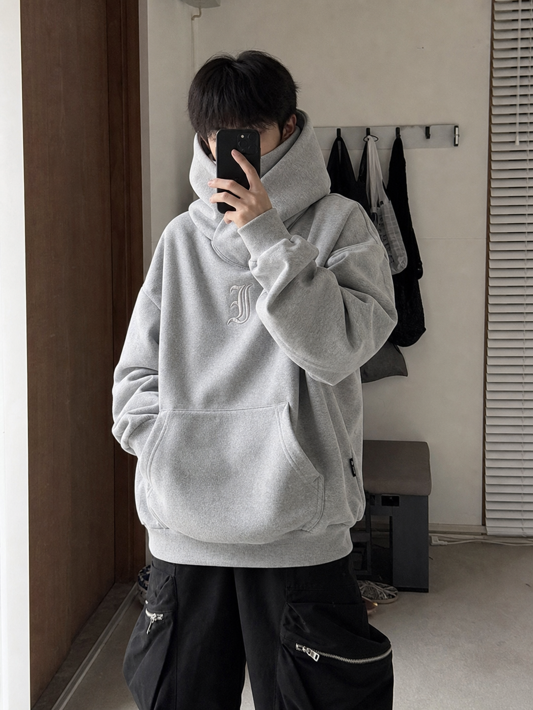 Metrocore Dual-Layered Hoodie showcase 2