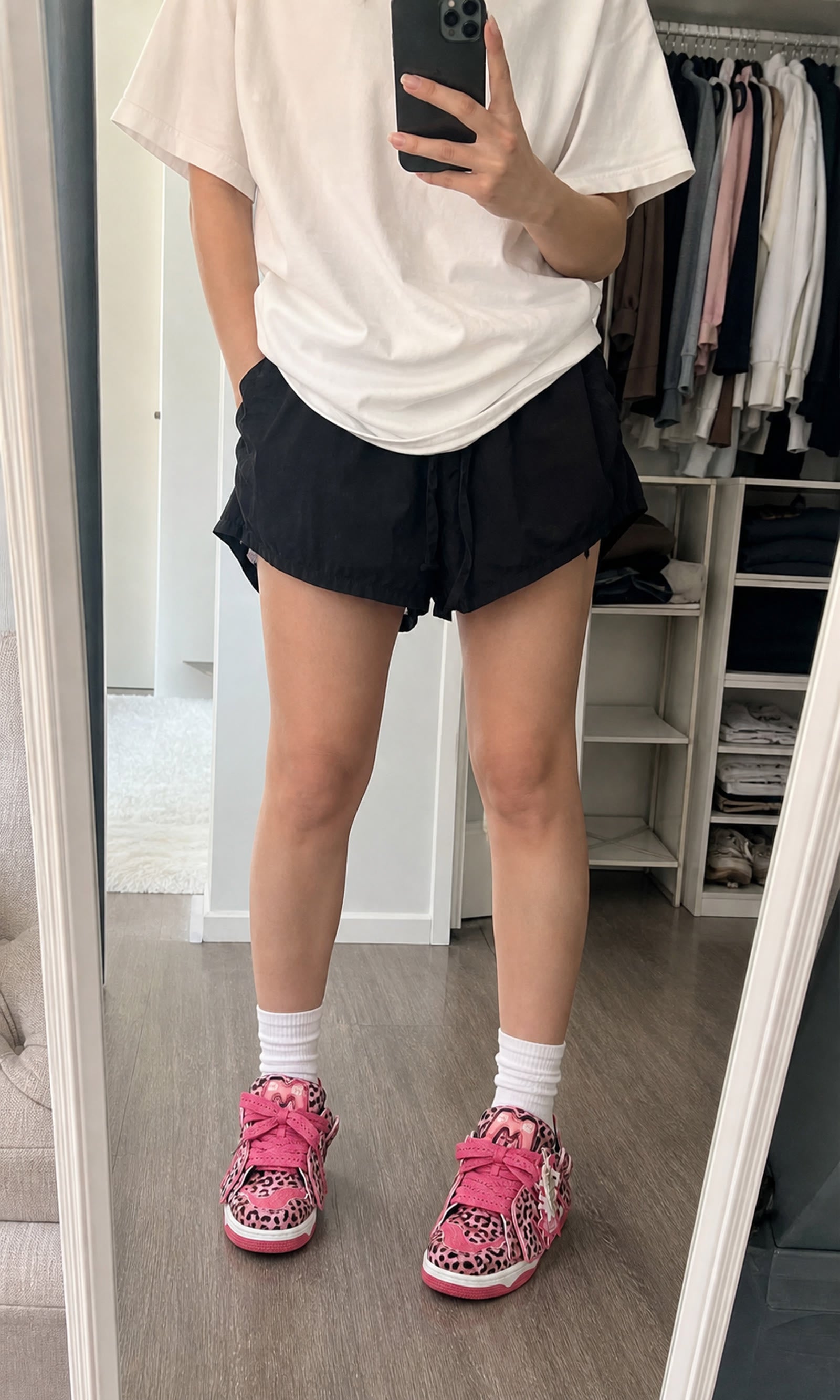 Leopard Low-Top Skate Sneakers showcase 2