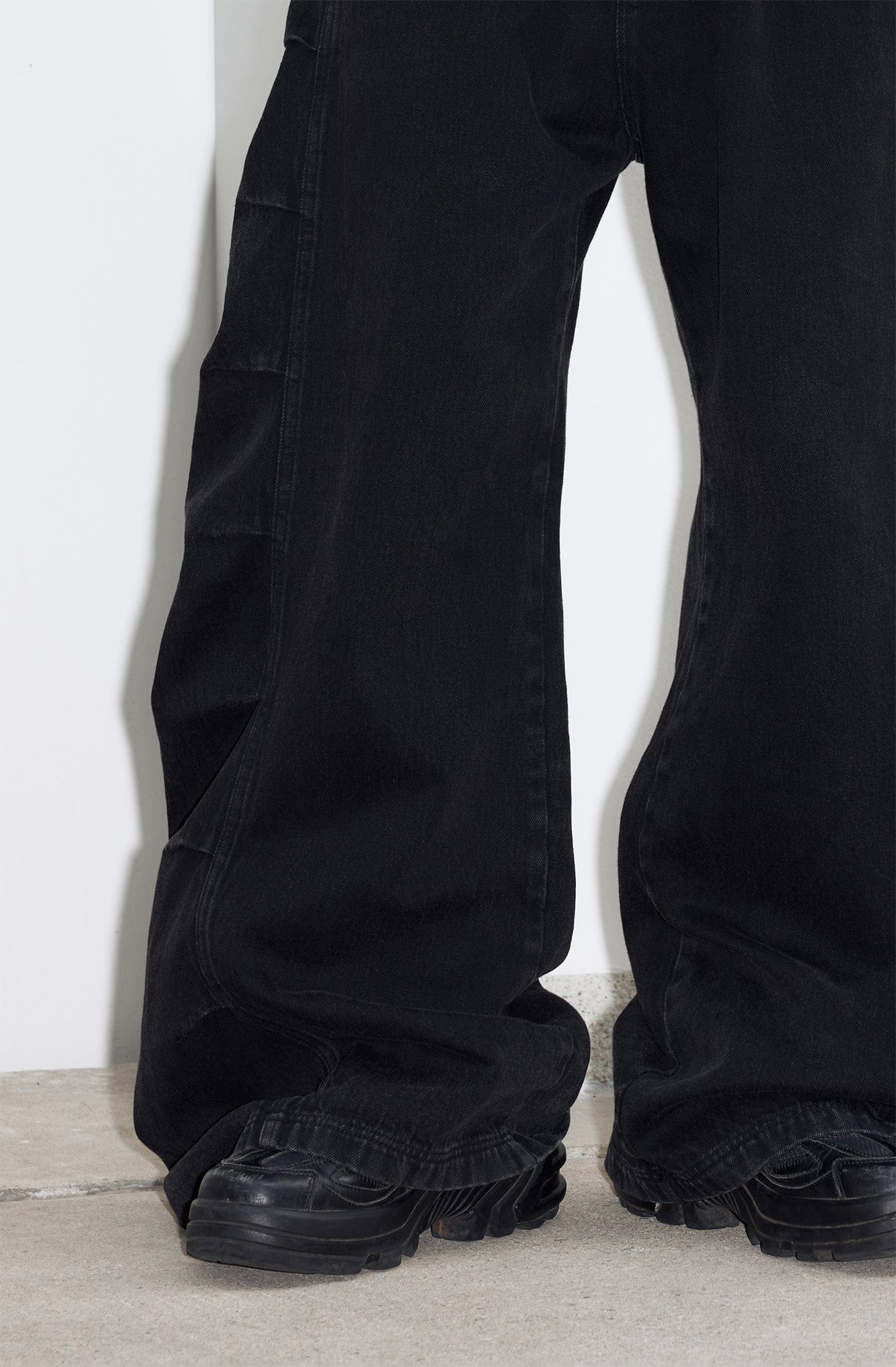 Black Cargo Wide Jeans