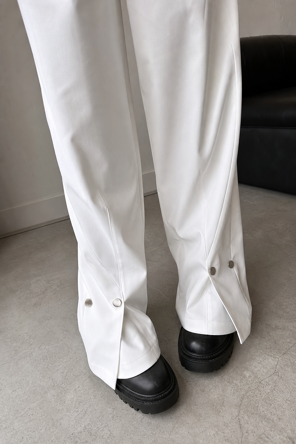 Straight Cut Loose Trousers showcase 3