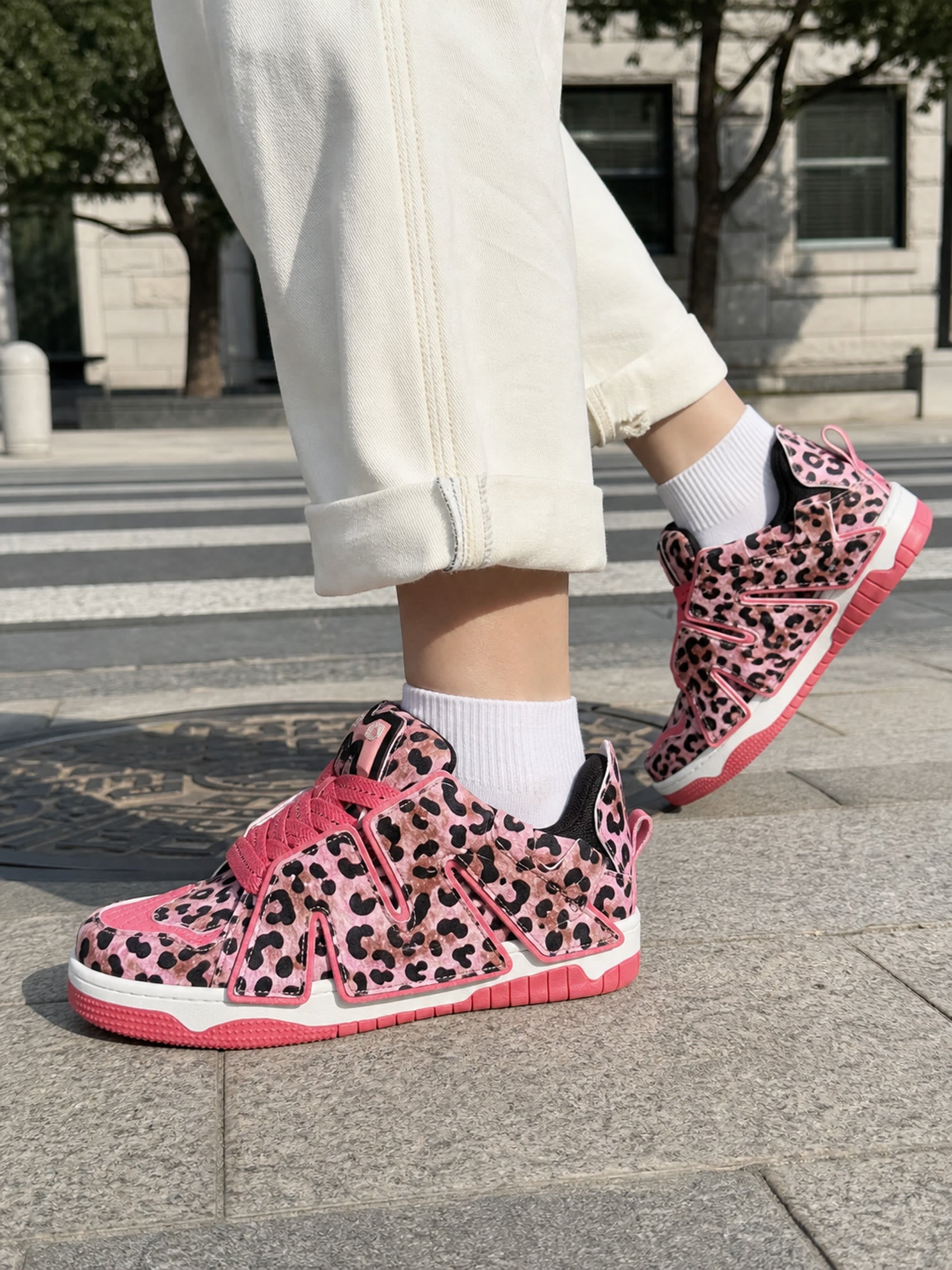 Leopard Low-Top Skate Sneakers showcase 4