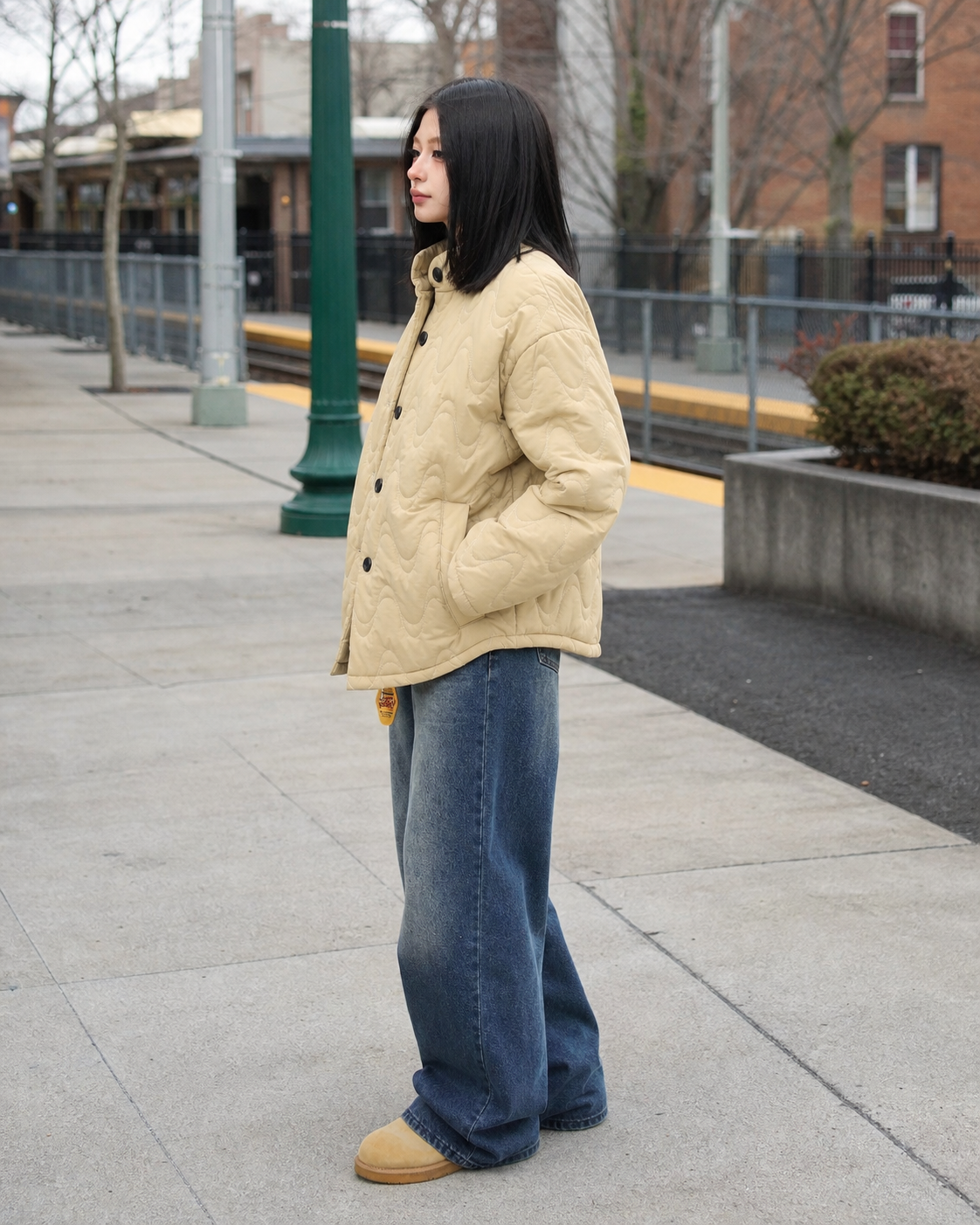 Cream Wave Quilted Stand-Collar Jacket showcase 4