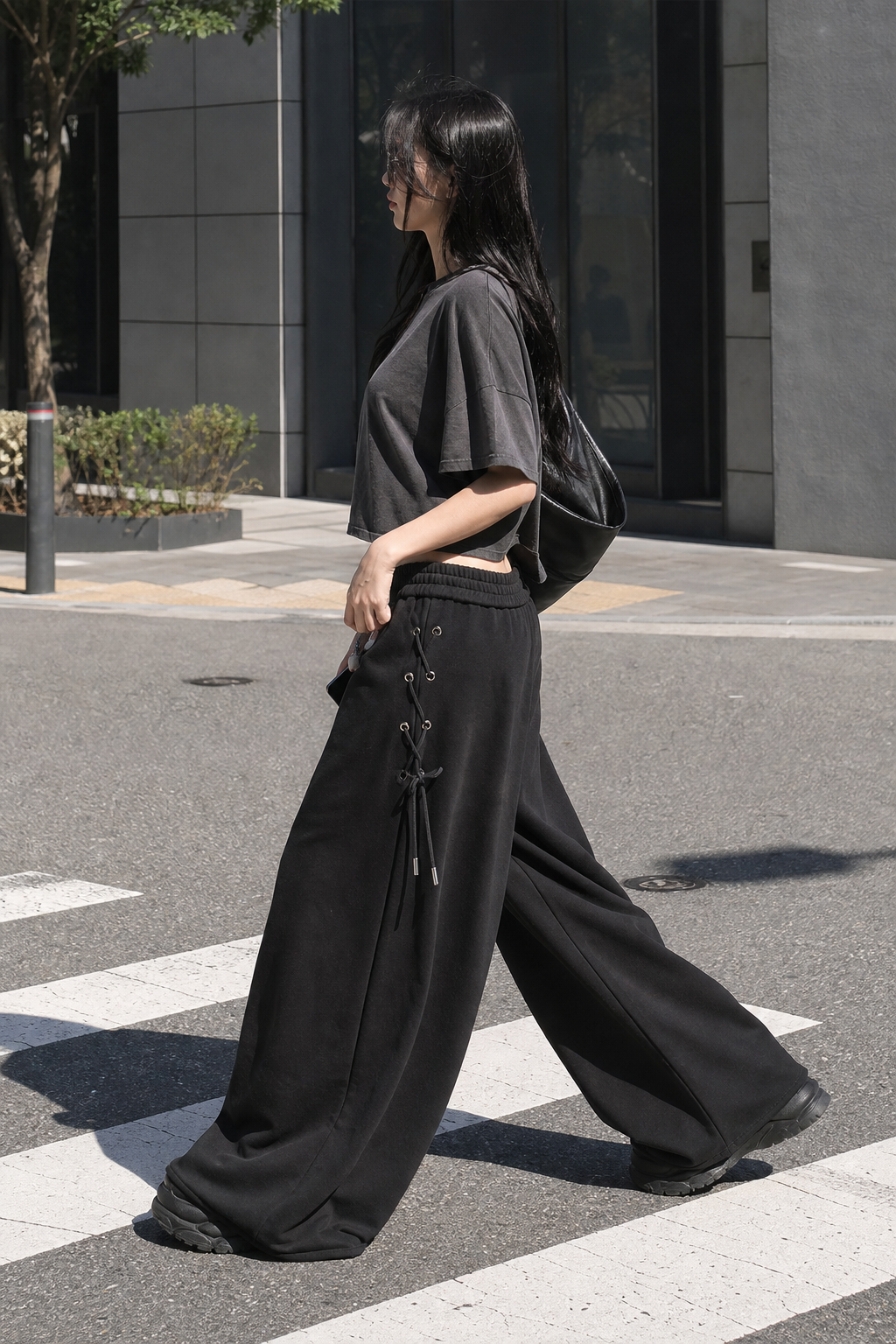 Side-Lace Drift Wide Sweatpants showcase 4